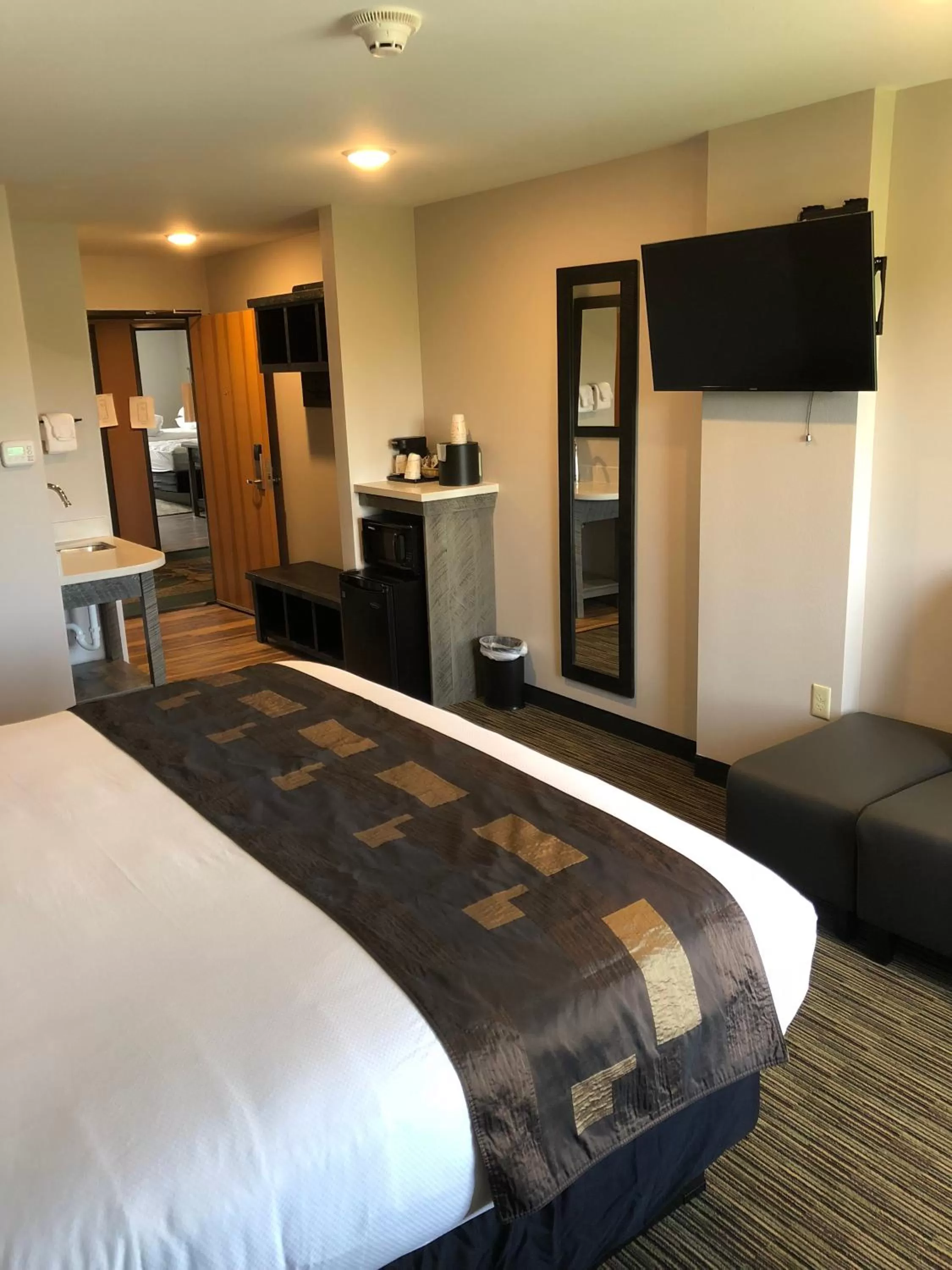 Bed in Kelly Inn West Yellowstone