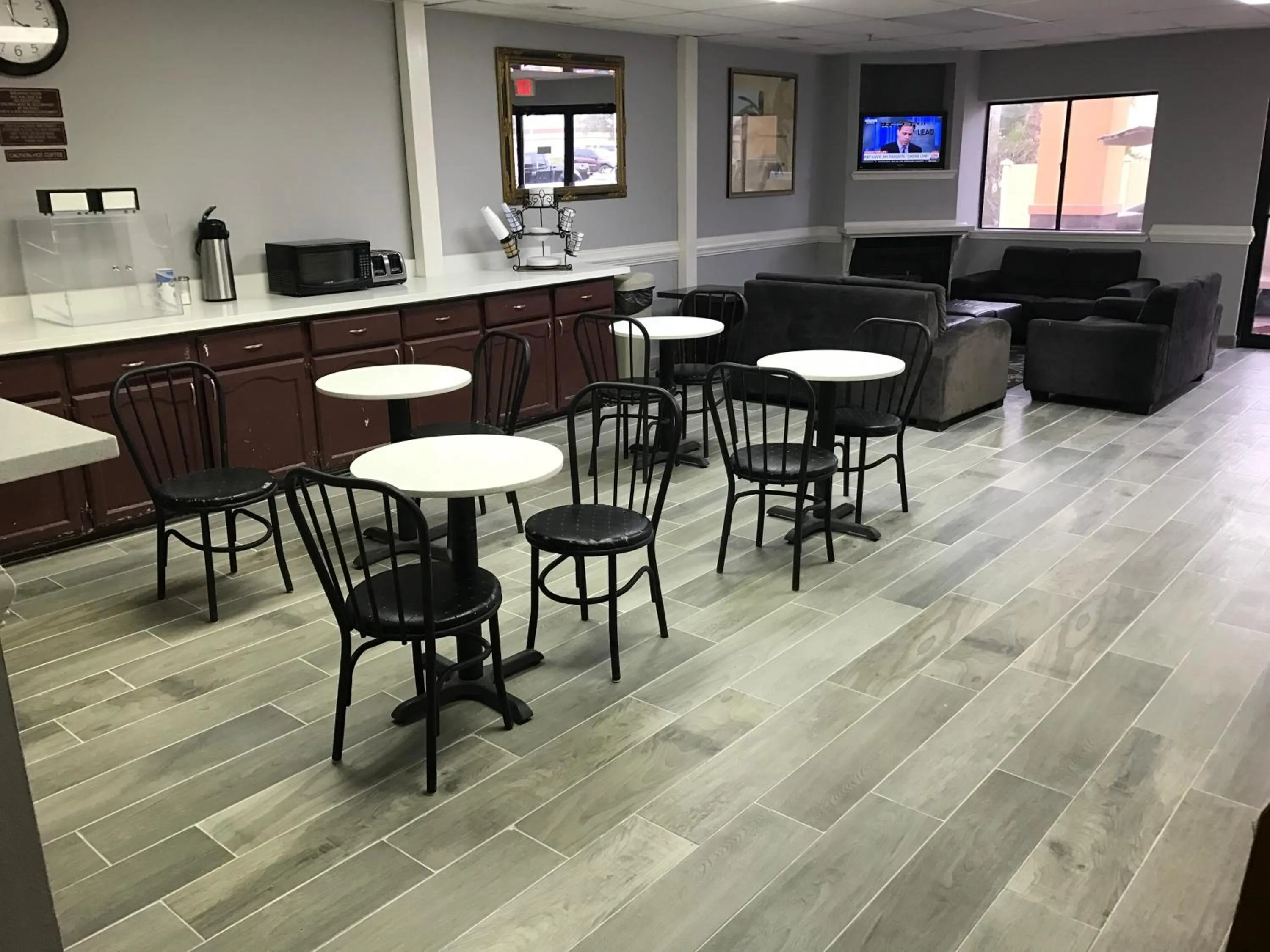 Lobby or reception in Express Inn Weslaco/Mercedes