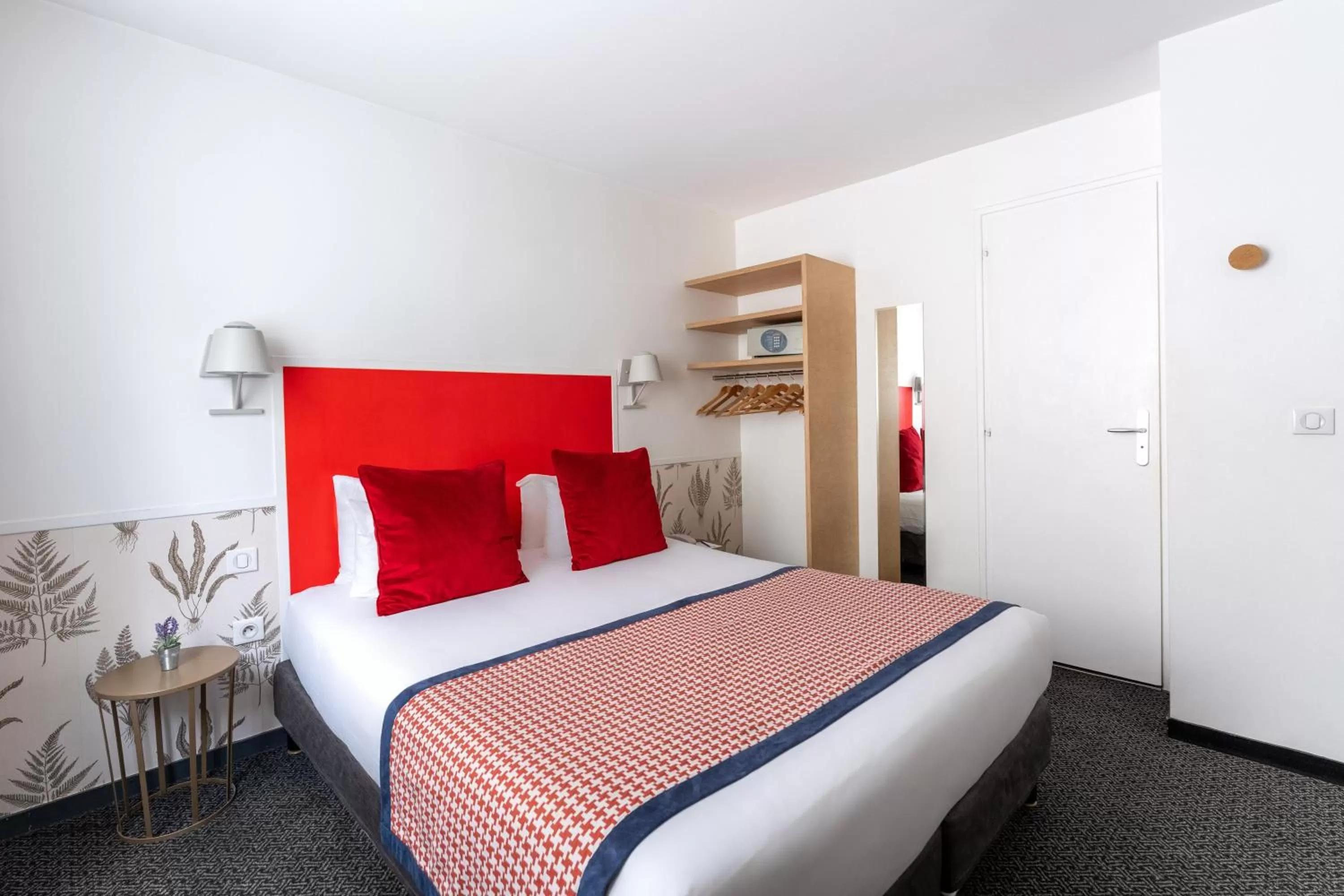 Bedroom, Bed in Hotel George - Astotel