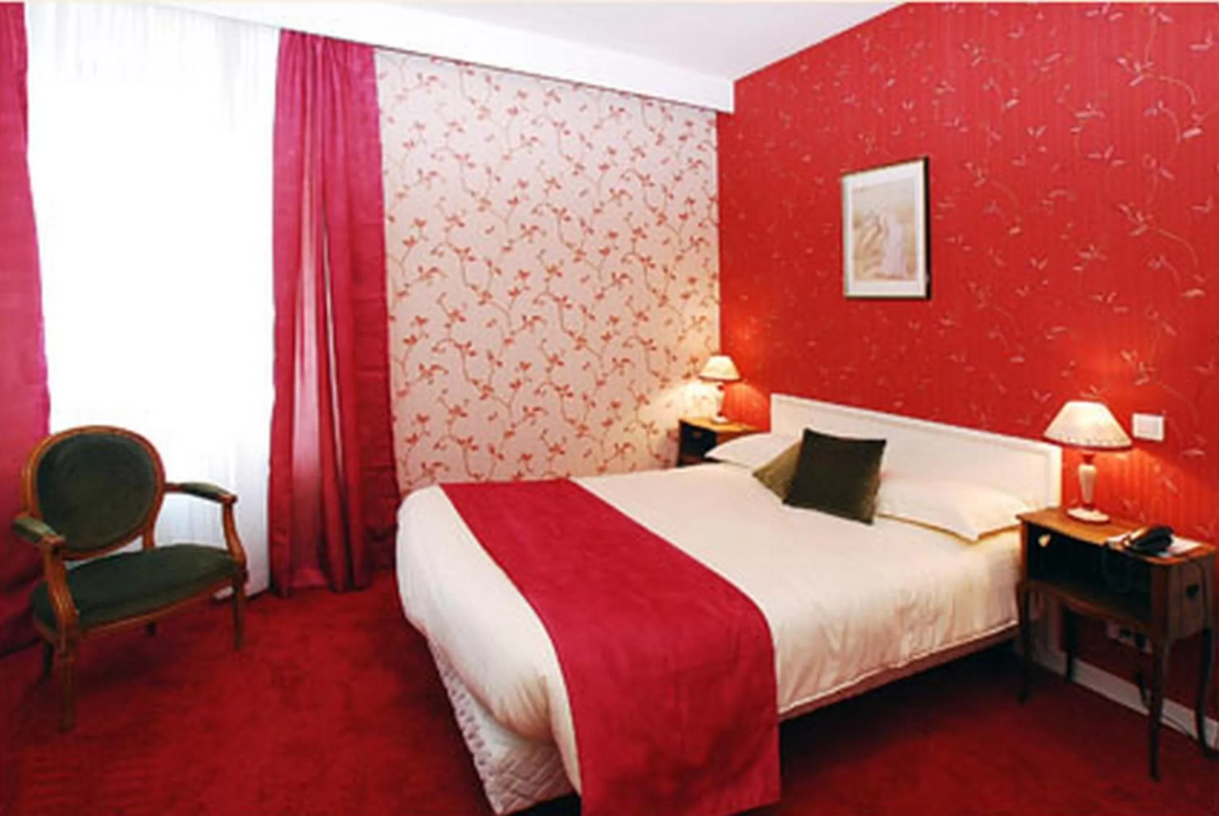 Superior Double Room in The Originals Boutique, Hôtel Terminus, Bourg-en-Bresse Gare (Qualys-Hotel)