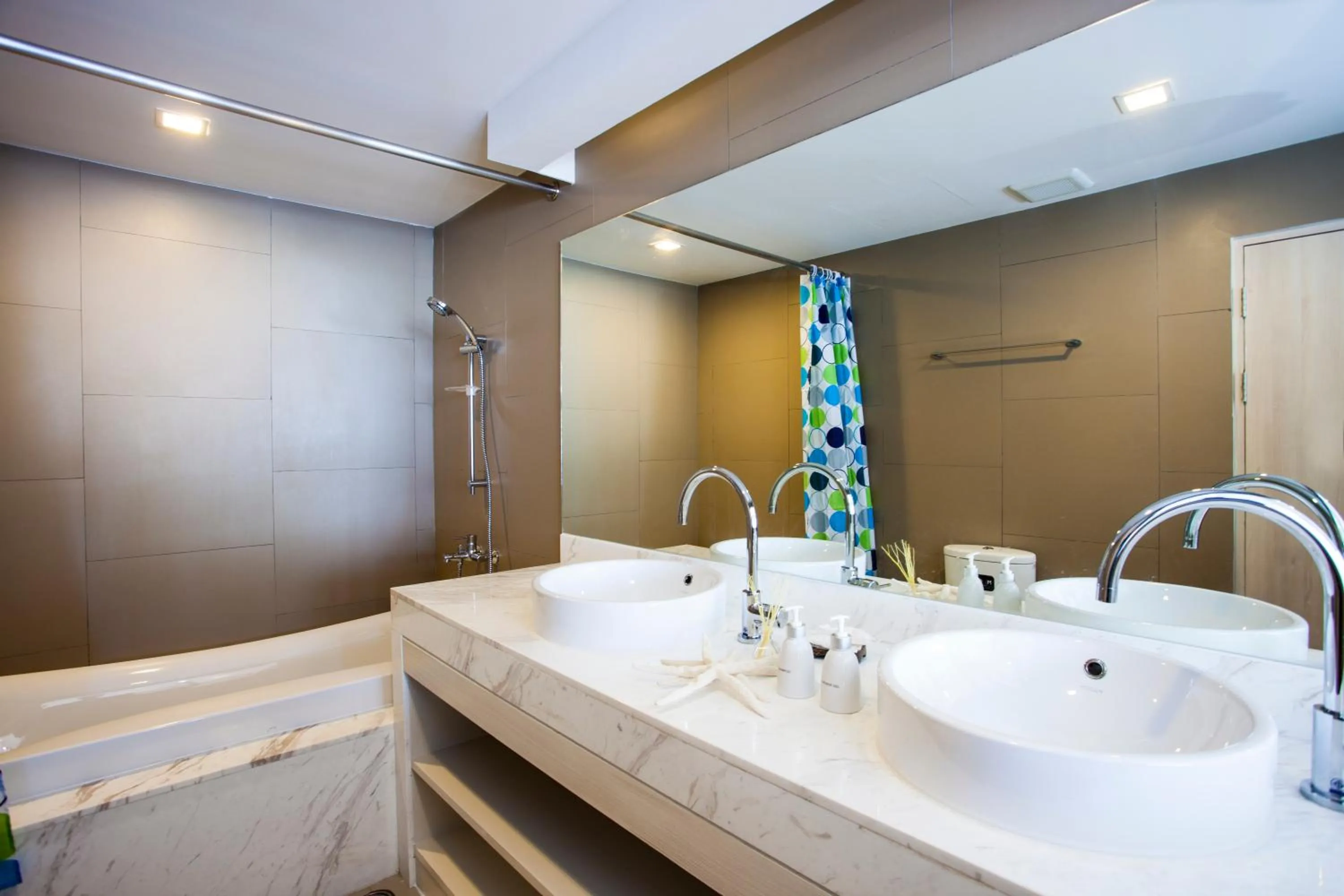 Bathroom in Coral Inn