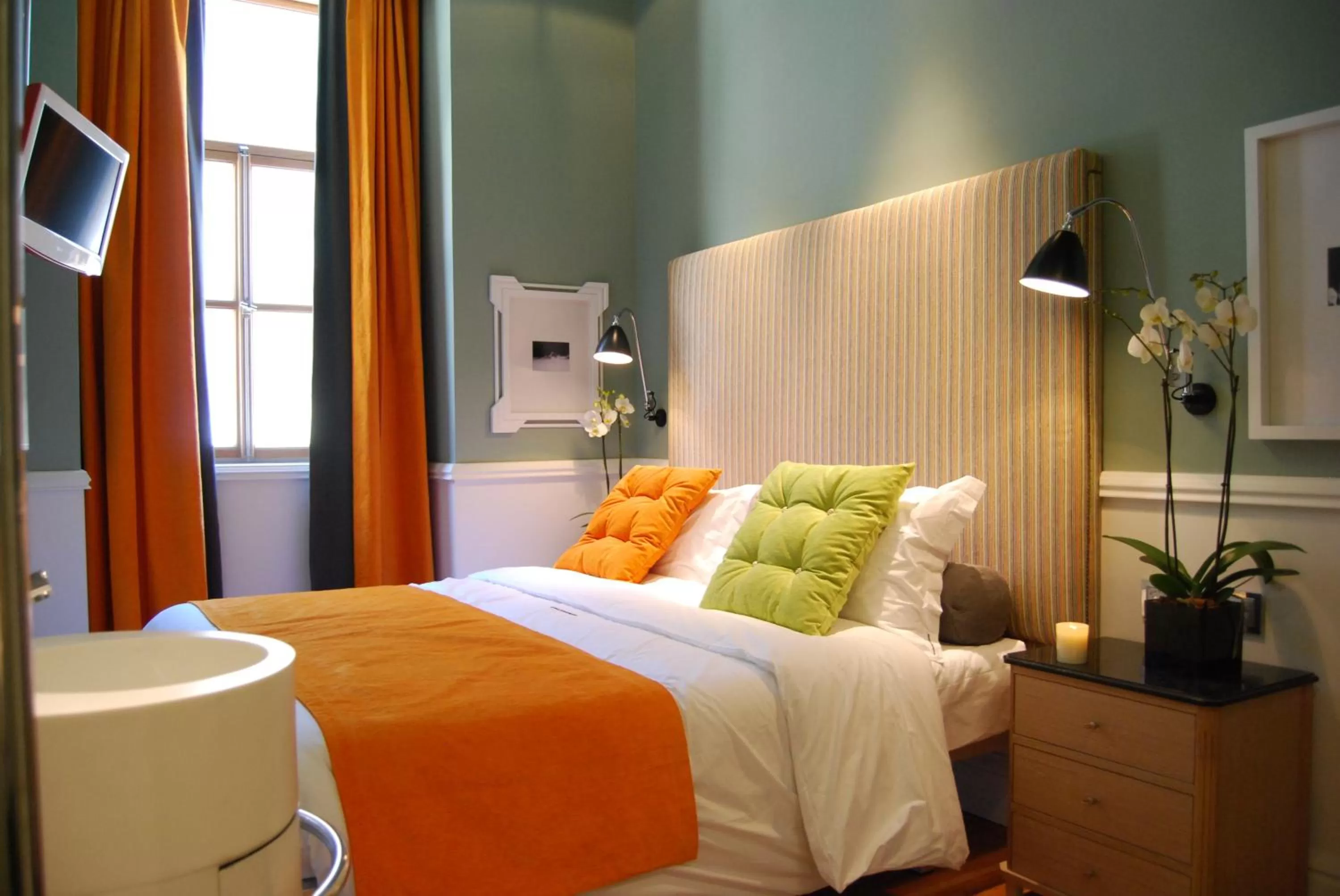 Small Room with street view in Browns Boutique Hotel