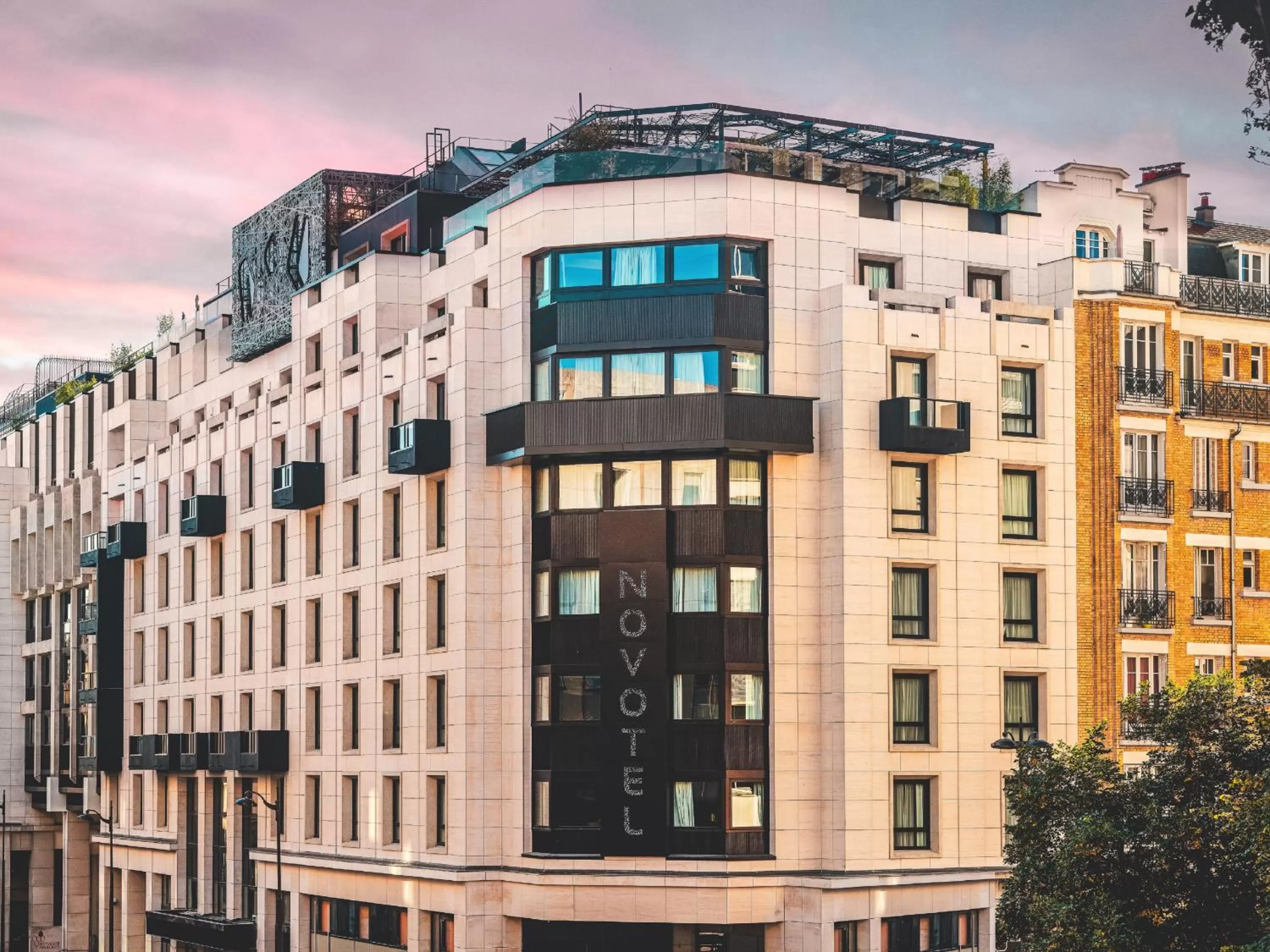 Property building in Novotel Paris Vaugirard Montparnasse
