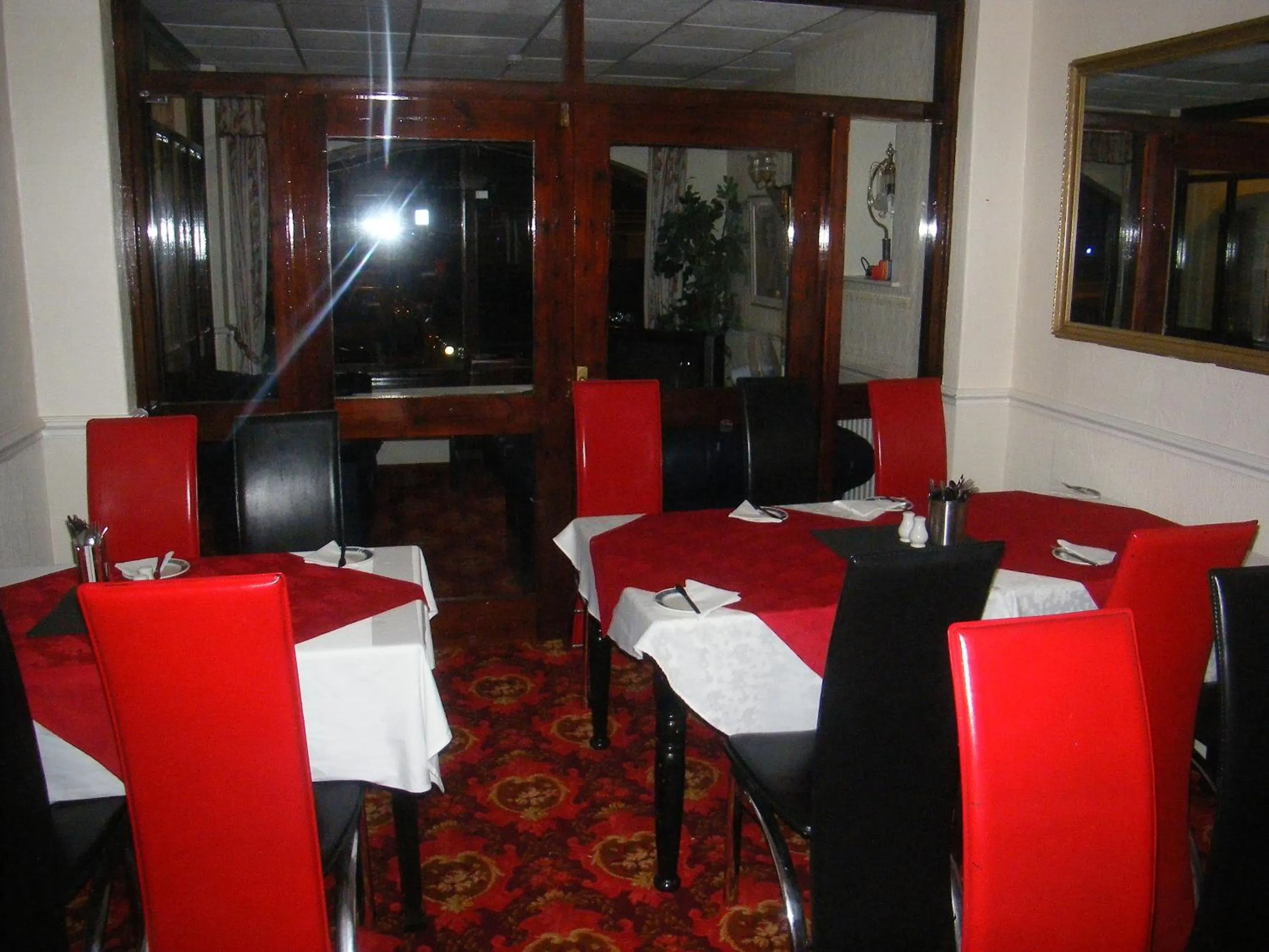Restaurant/places to eat in The Roman Hotel