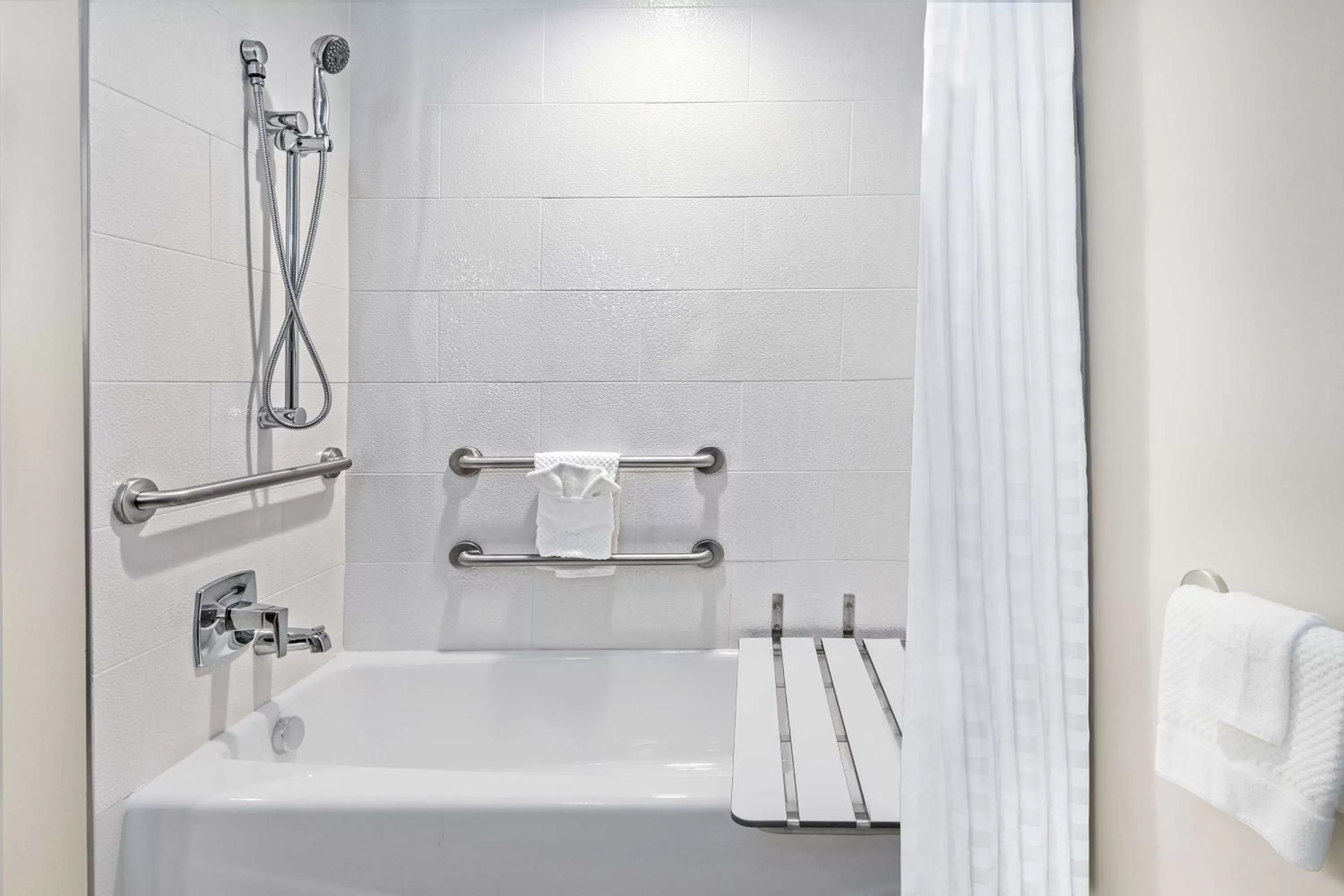 Bathroom in Embassy Suites By Hilton College Station