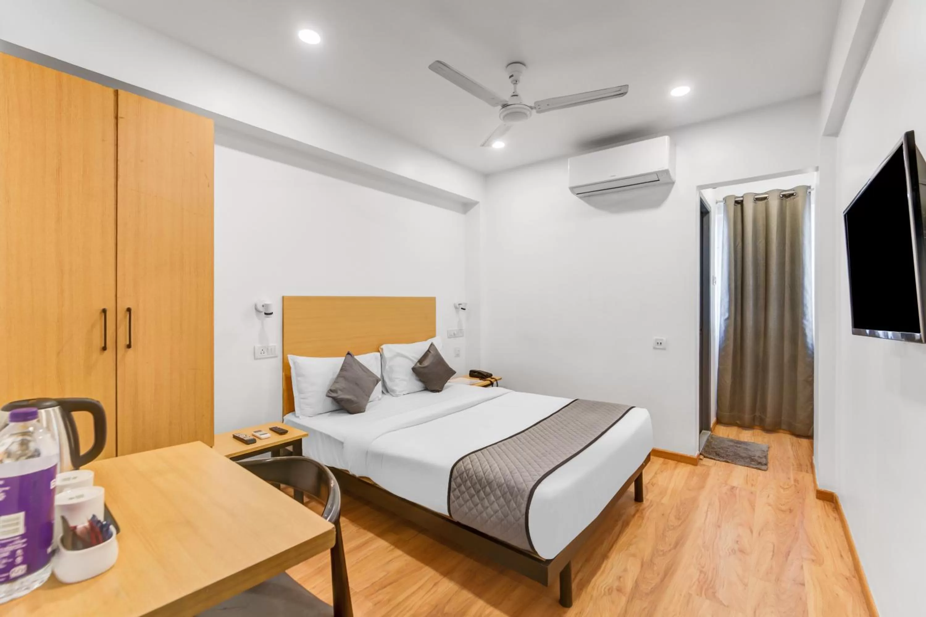Bed in UPAR Hotels Thoraipakkam, OMR