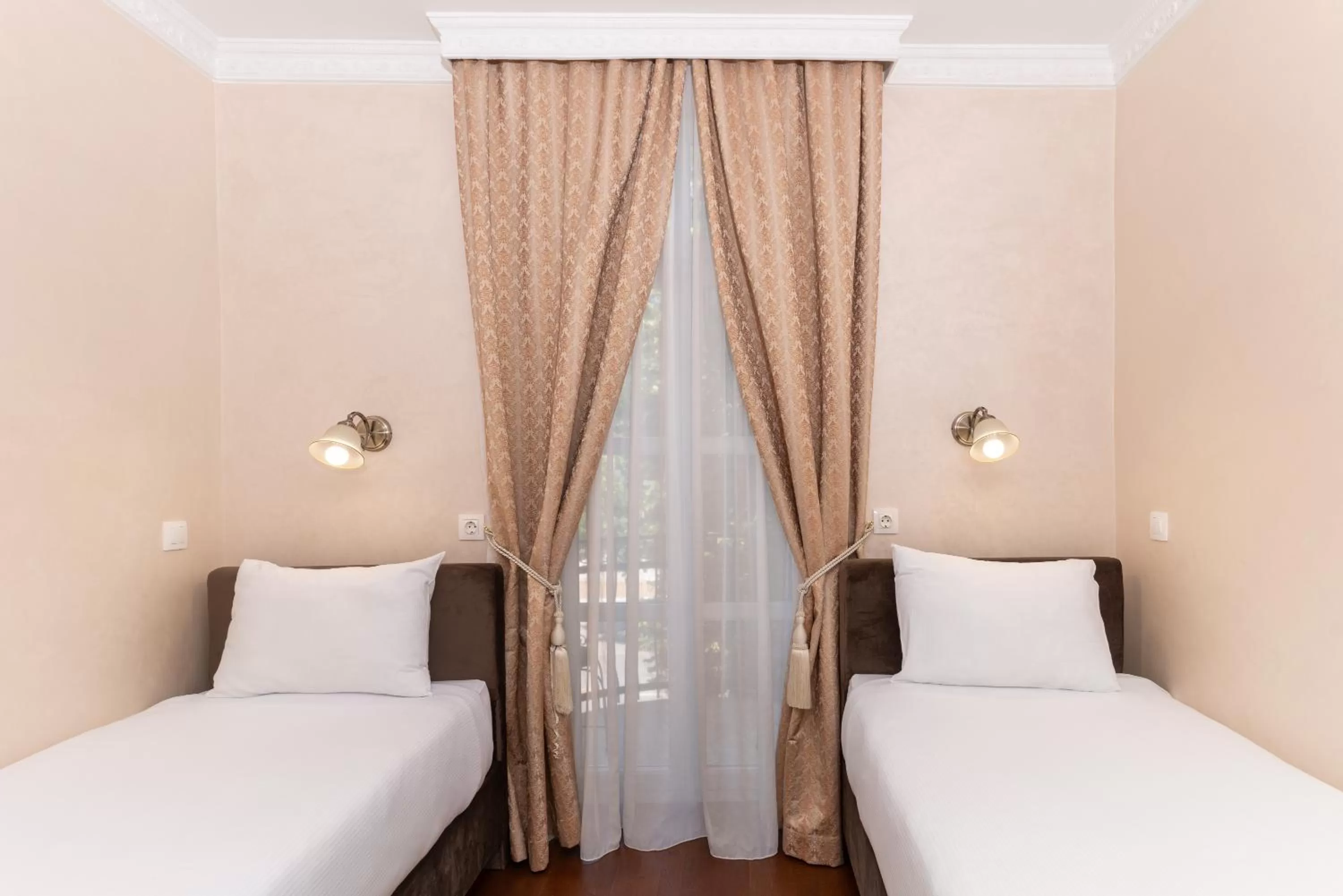 Bedroom, Bed in Ornament Hotel