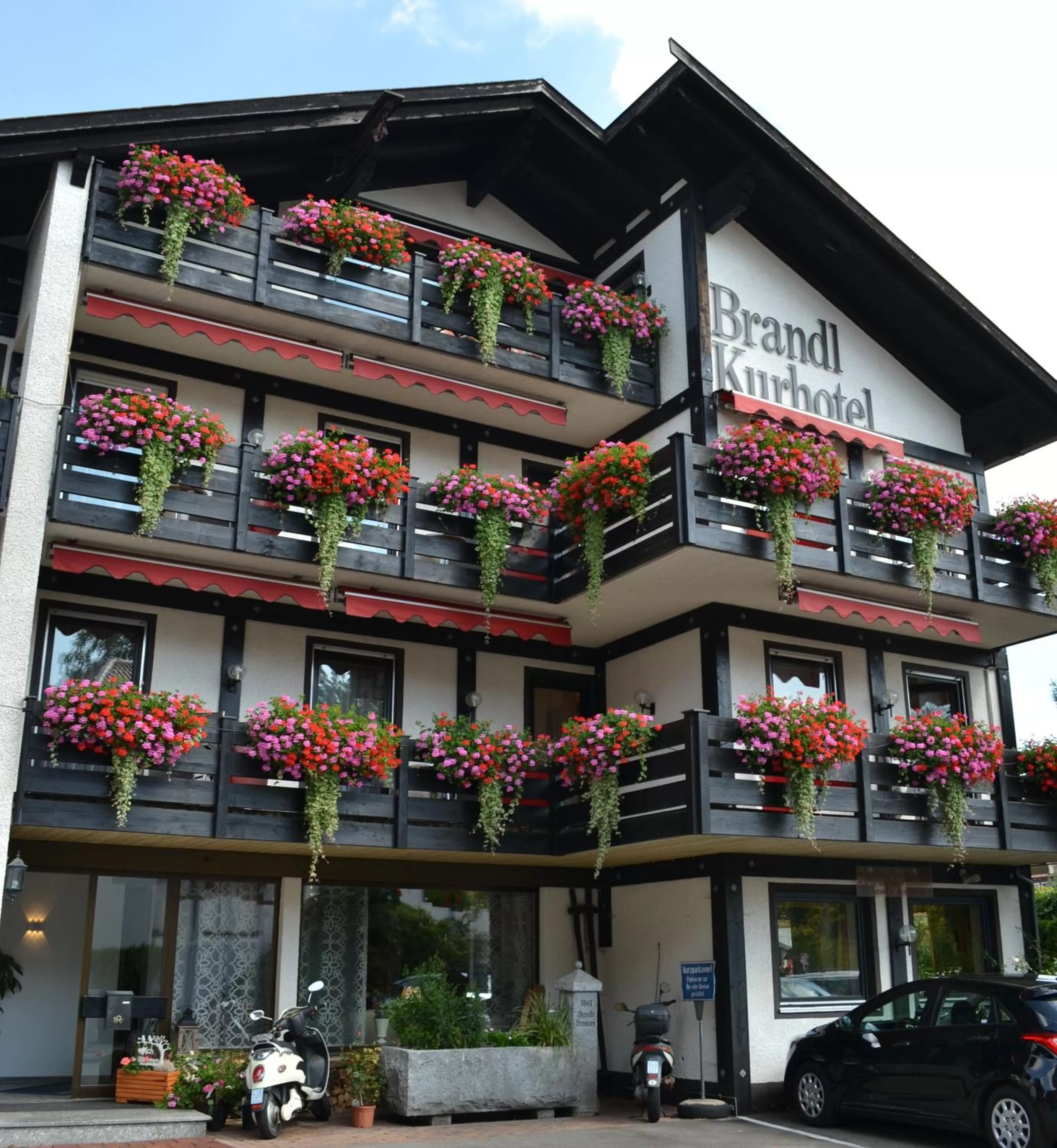 Facade/entrance in Hotel Brandl