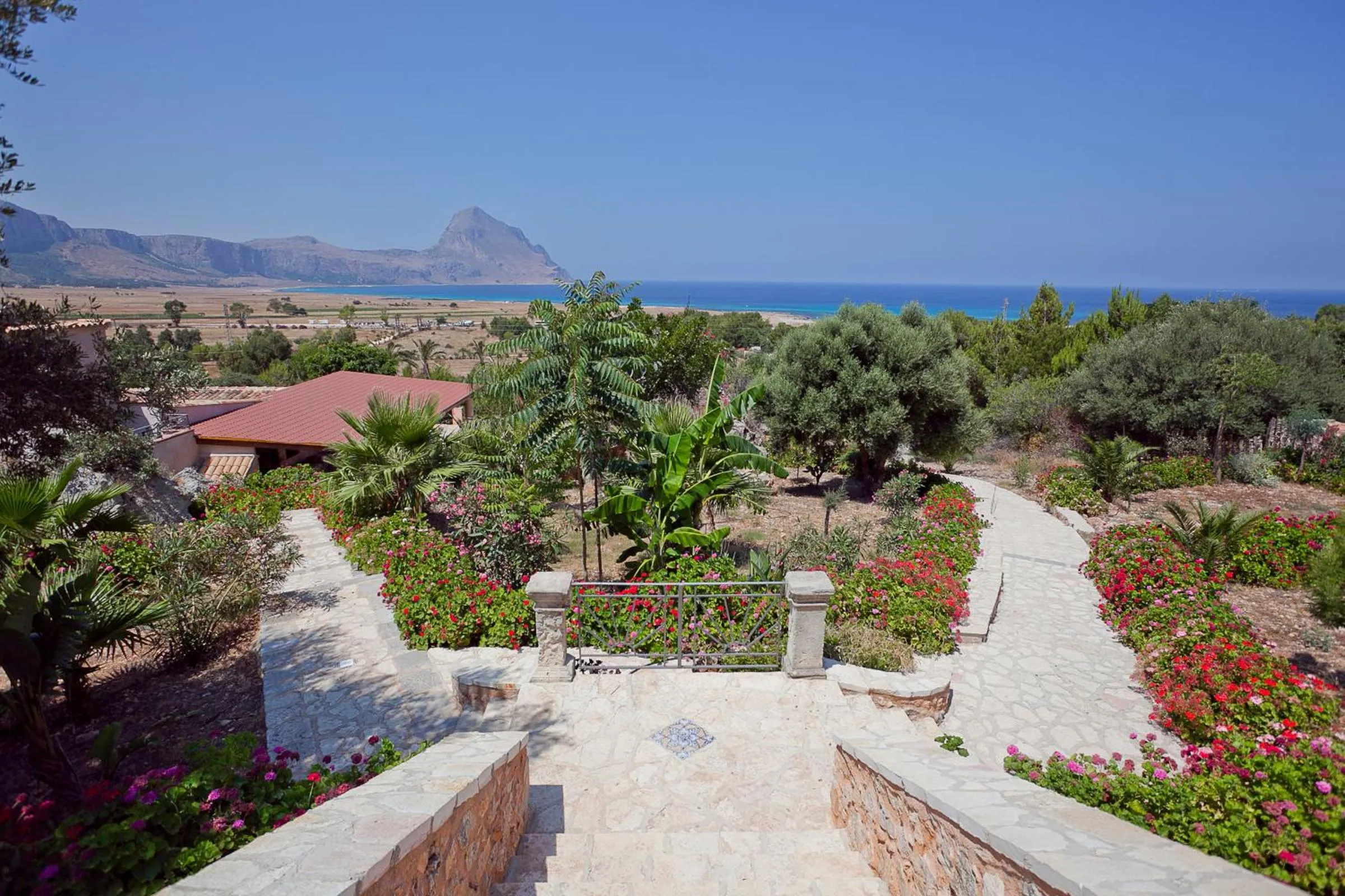 Garden in Cala Dell'Arena
