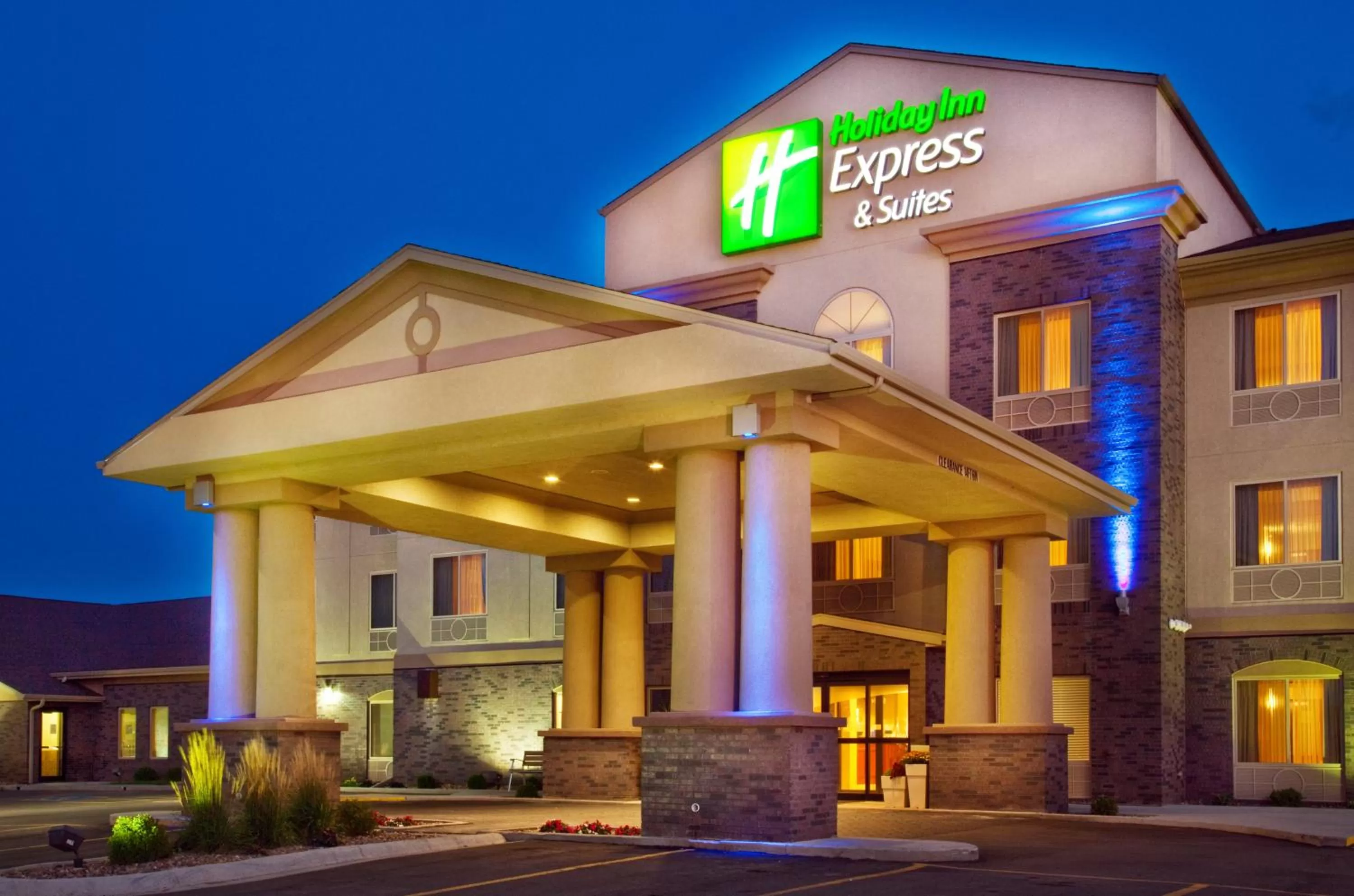 Property building in Holiday Inn Express Hotel & Suites Sheldon by IHG