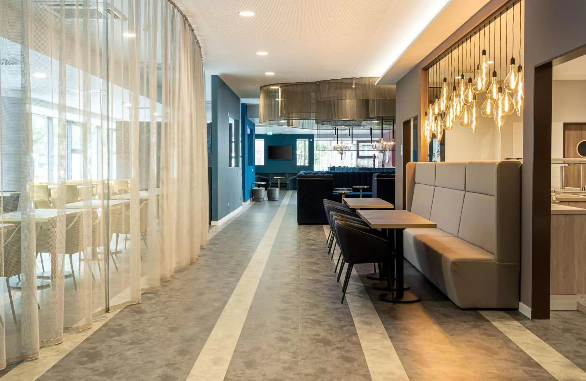 Restaurant/places to eat in elaya hotel oberhausen