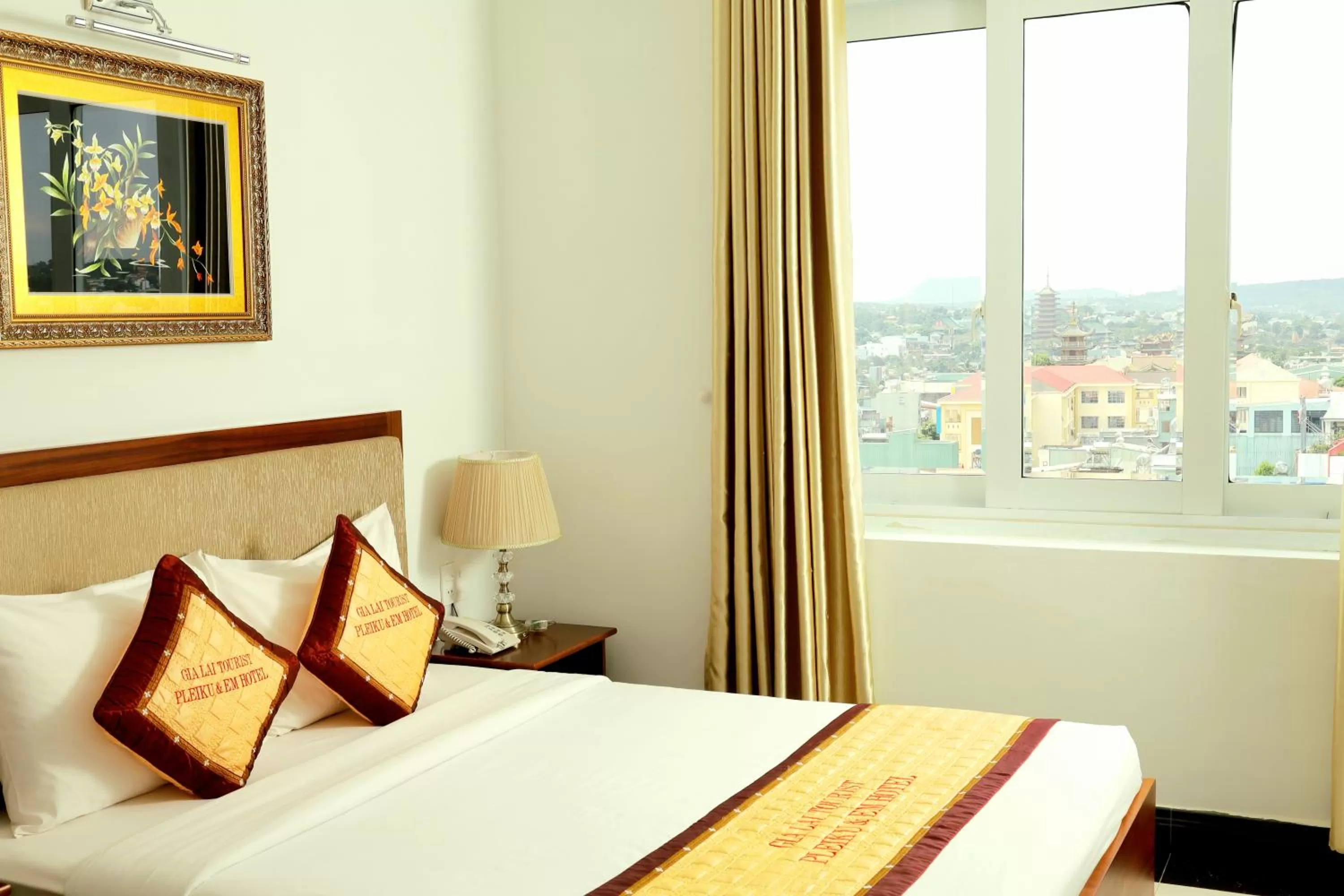 Bedroom, Bed in Pleiku & Em Hotel by Gia Lai Tourist