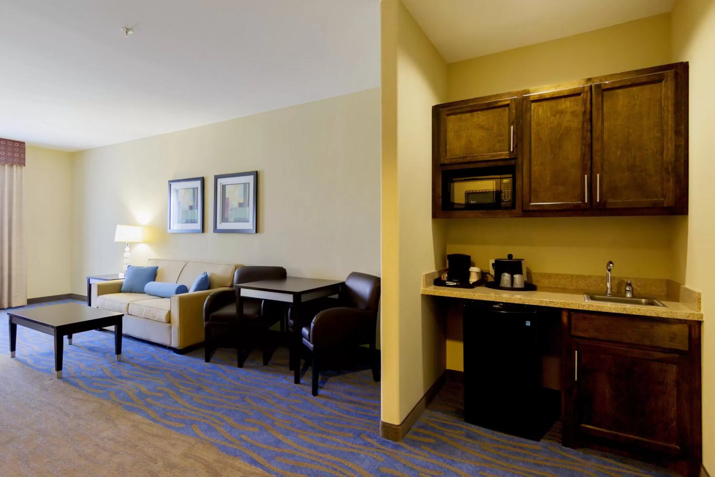 Photo of the whole room in Holiday Inn Houston-Webster by IHG