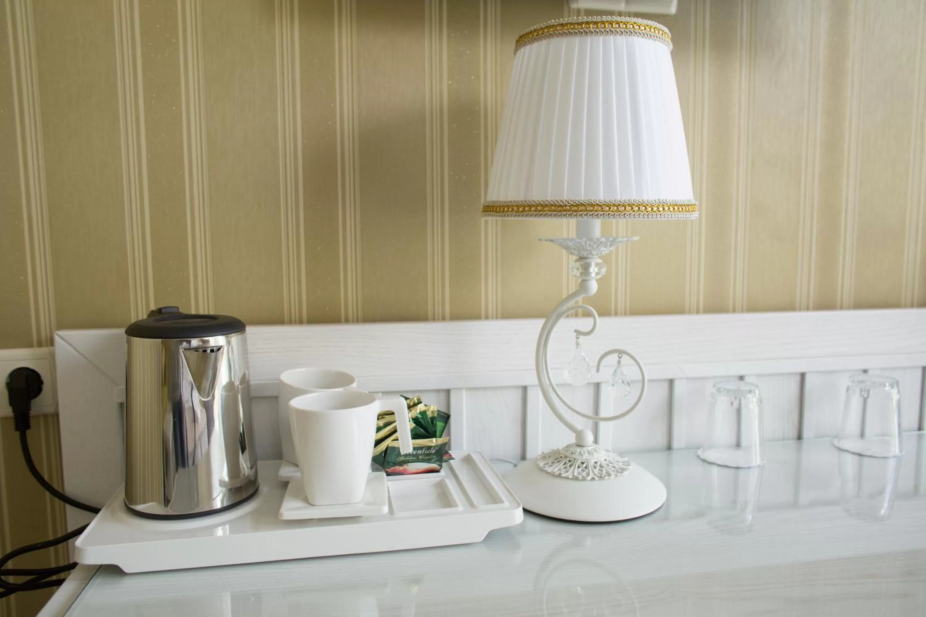 Coffee/tea facilities in Boutique Hotel Deluxe