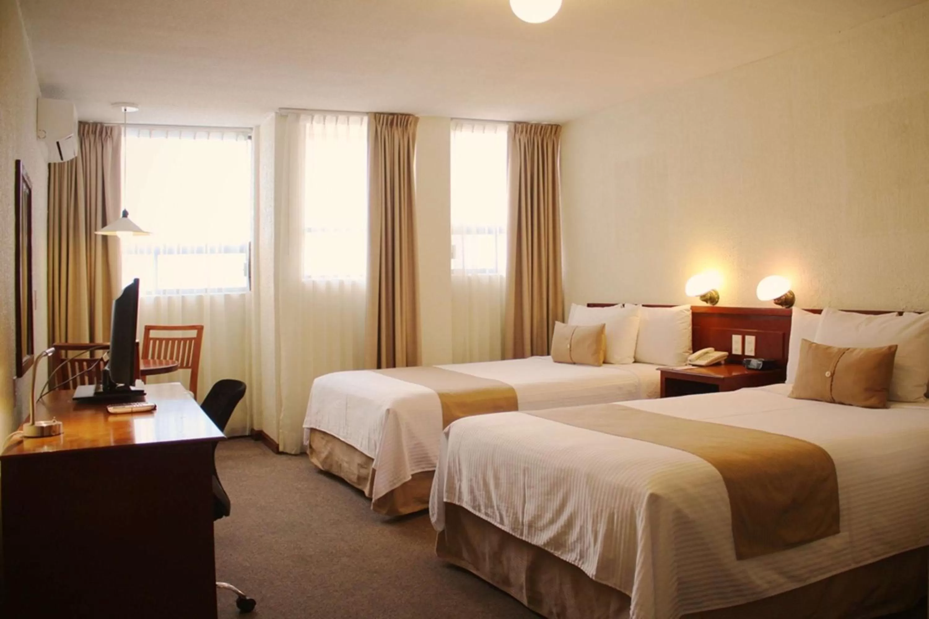 Double Room with Two Double Beds - Non-Smoking in Best Western Plus Plaza Vizcaya
