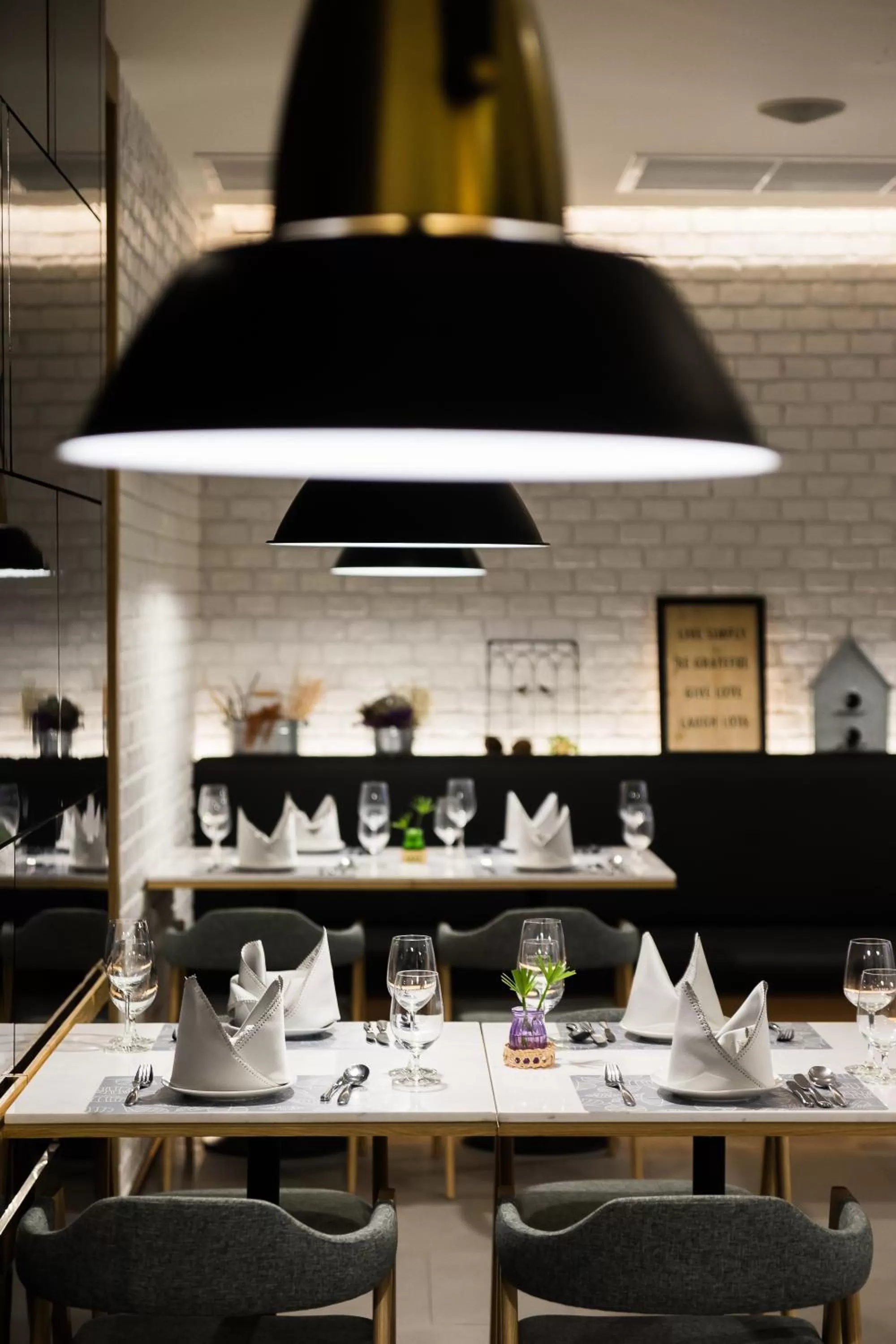 Restaurant/Places to Eat in Sea Me Spring Tree Hotel