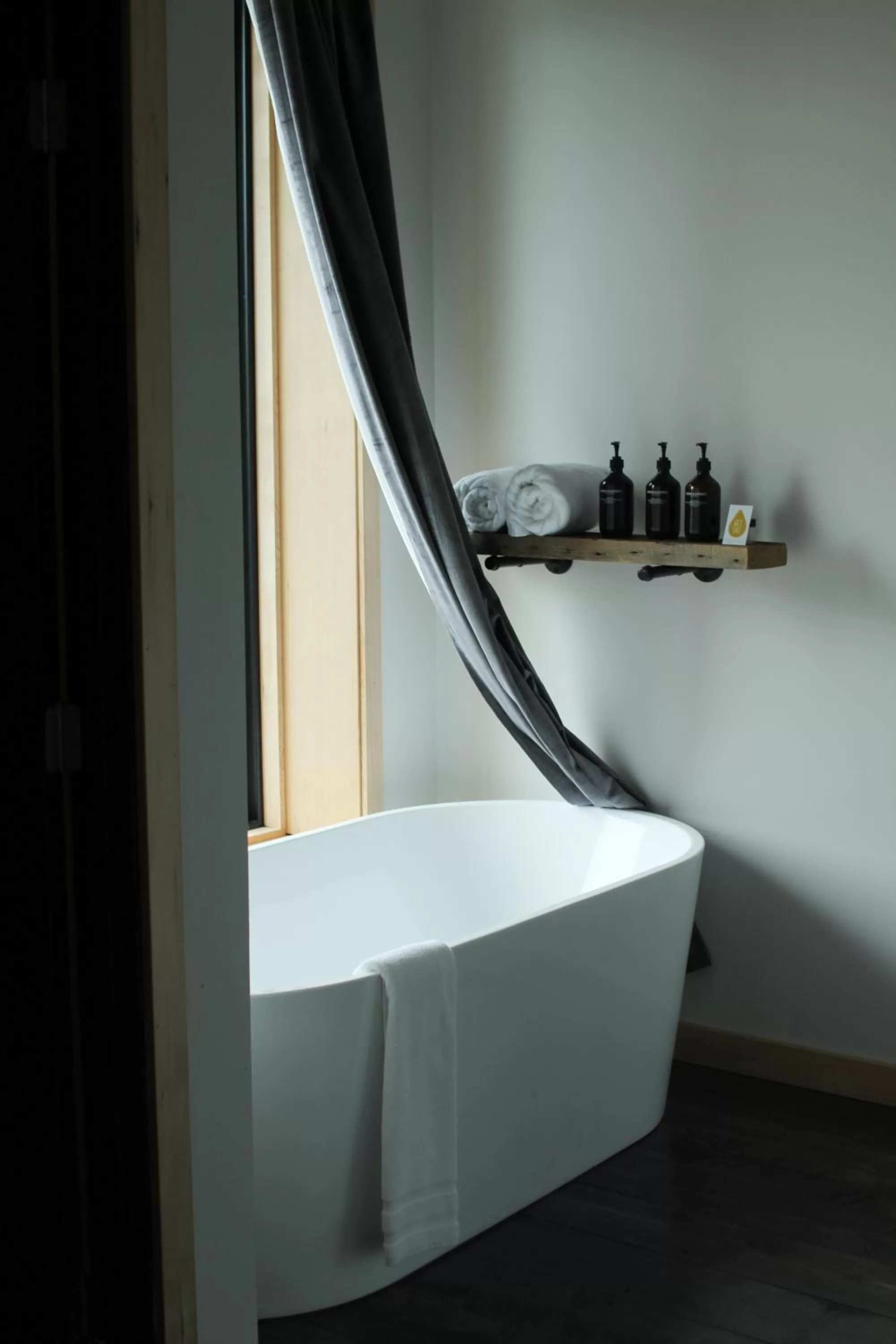 Bath in Bowline Hotel