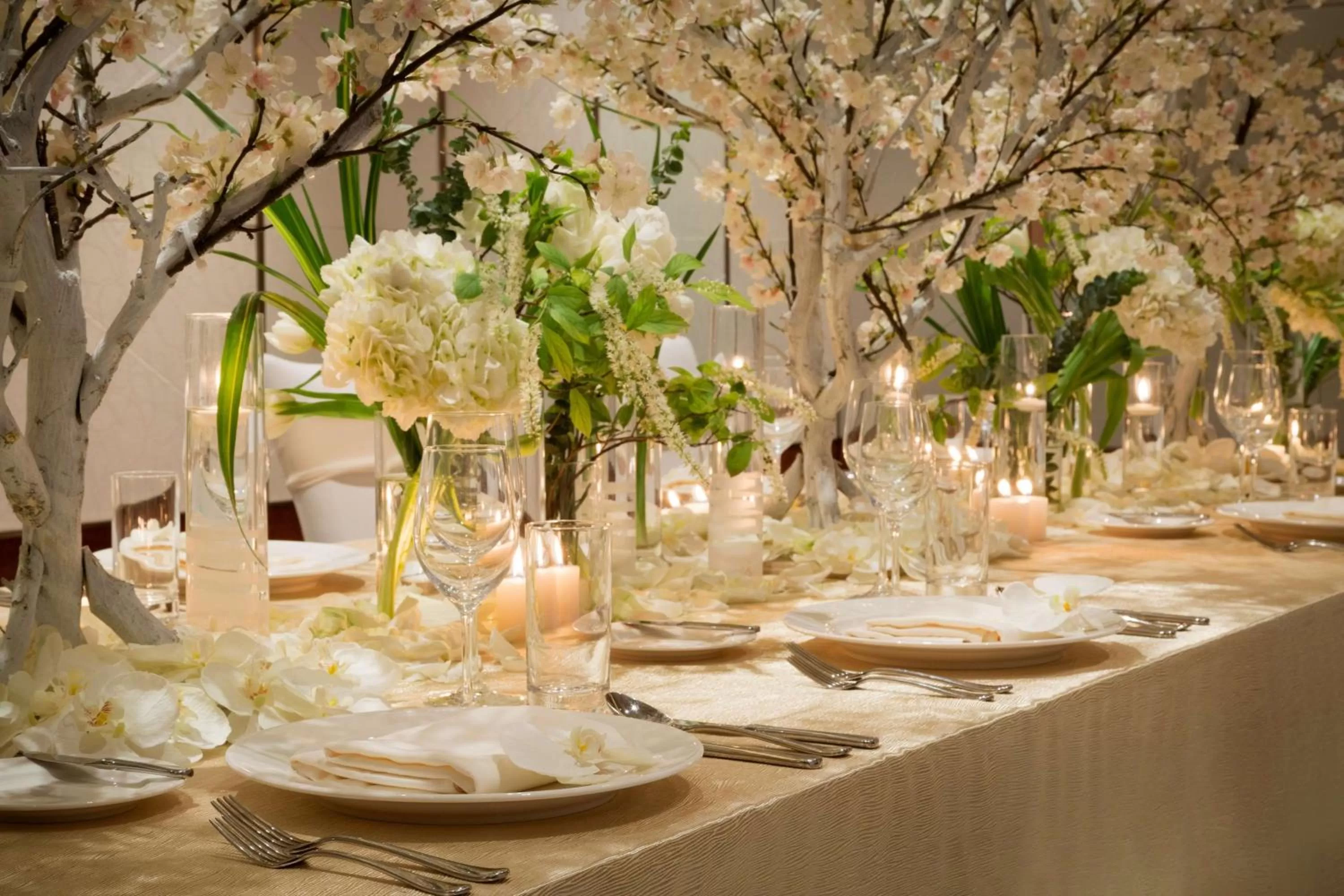 On site, Restaurant/Places to Eat in Midtown Shangri-La, Hangzhou