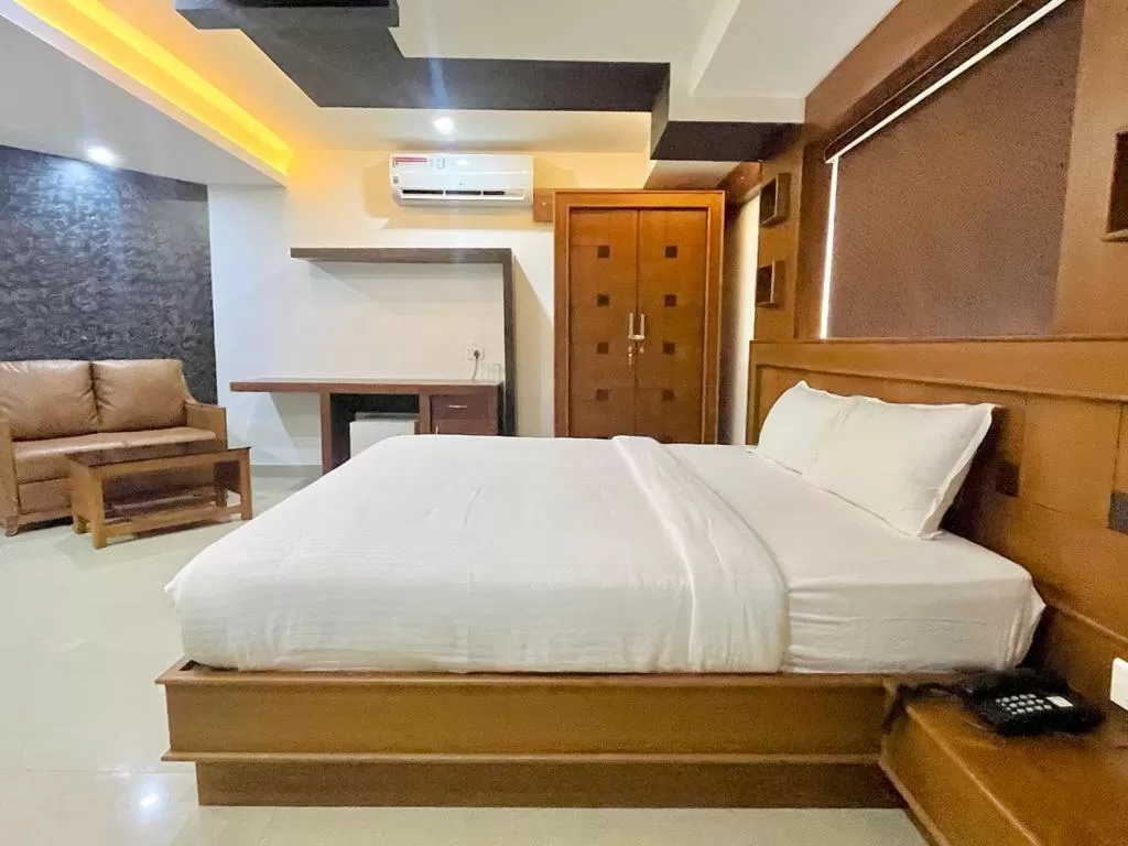 Bed in AUHTEL Kannur