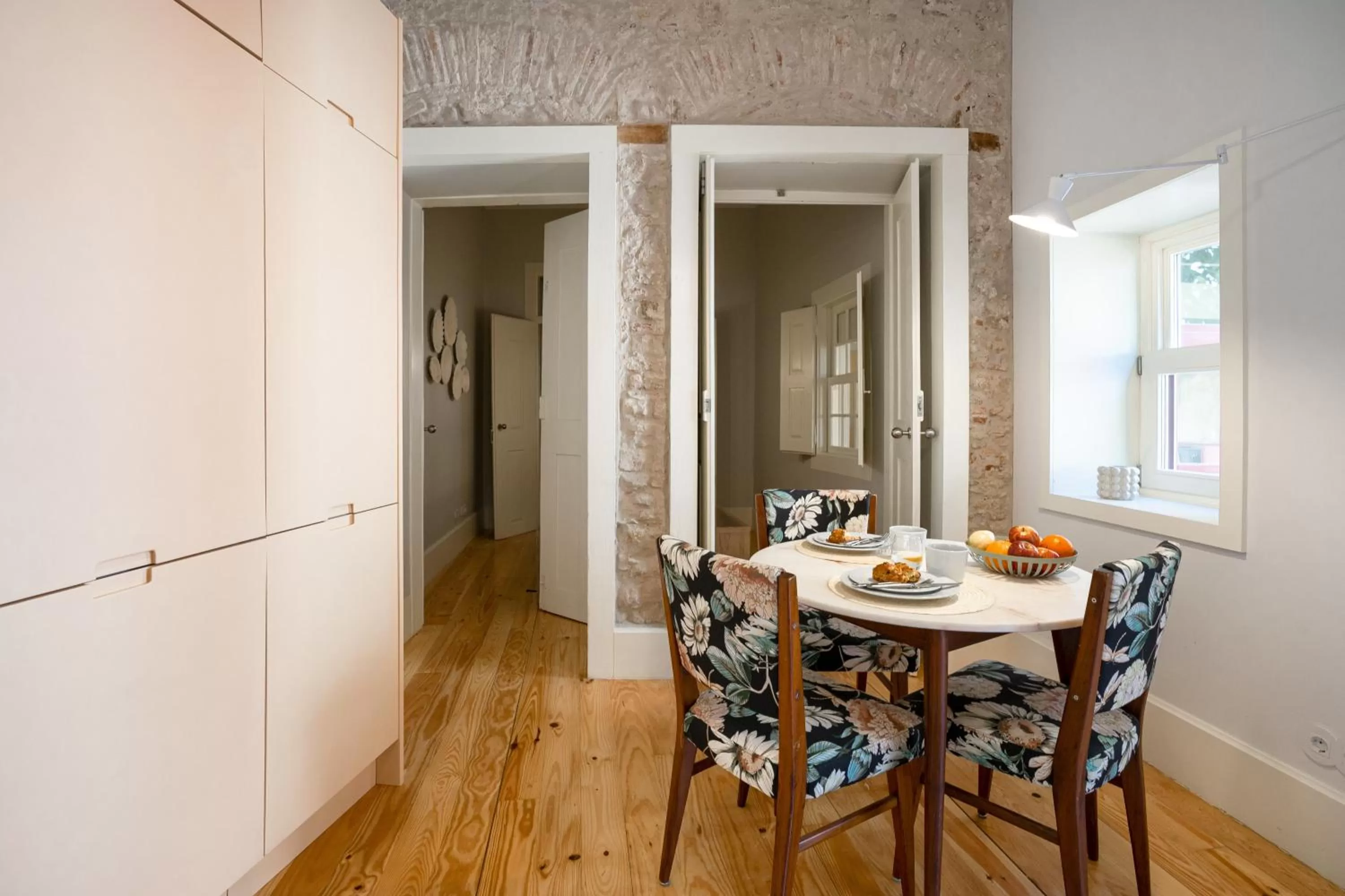 Dining area in Entre Ruas Apartments