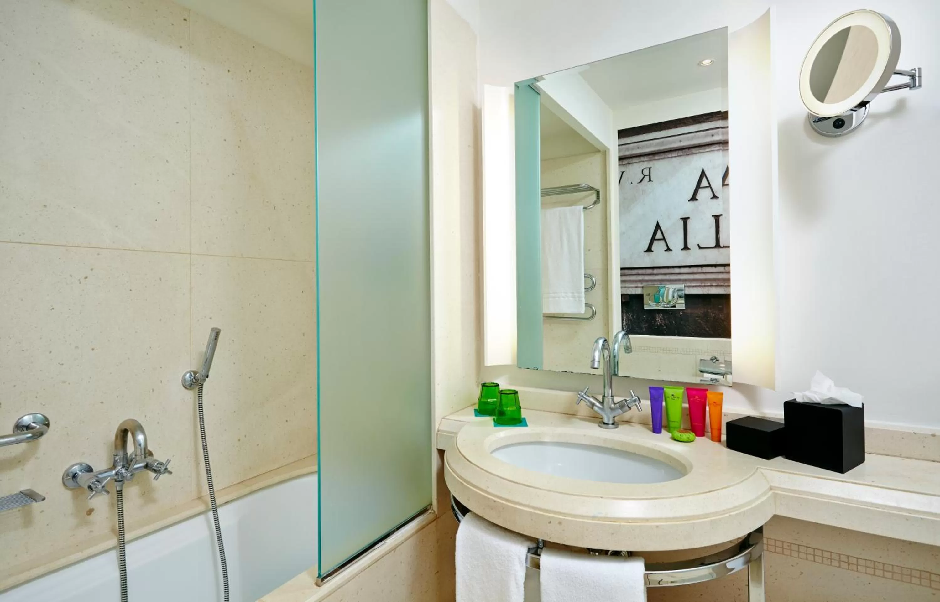 Bathroom in Hotel Indigo Rome - St. George by IHG