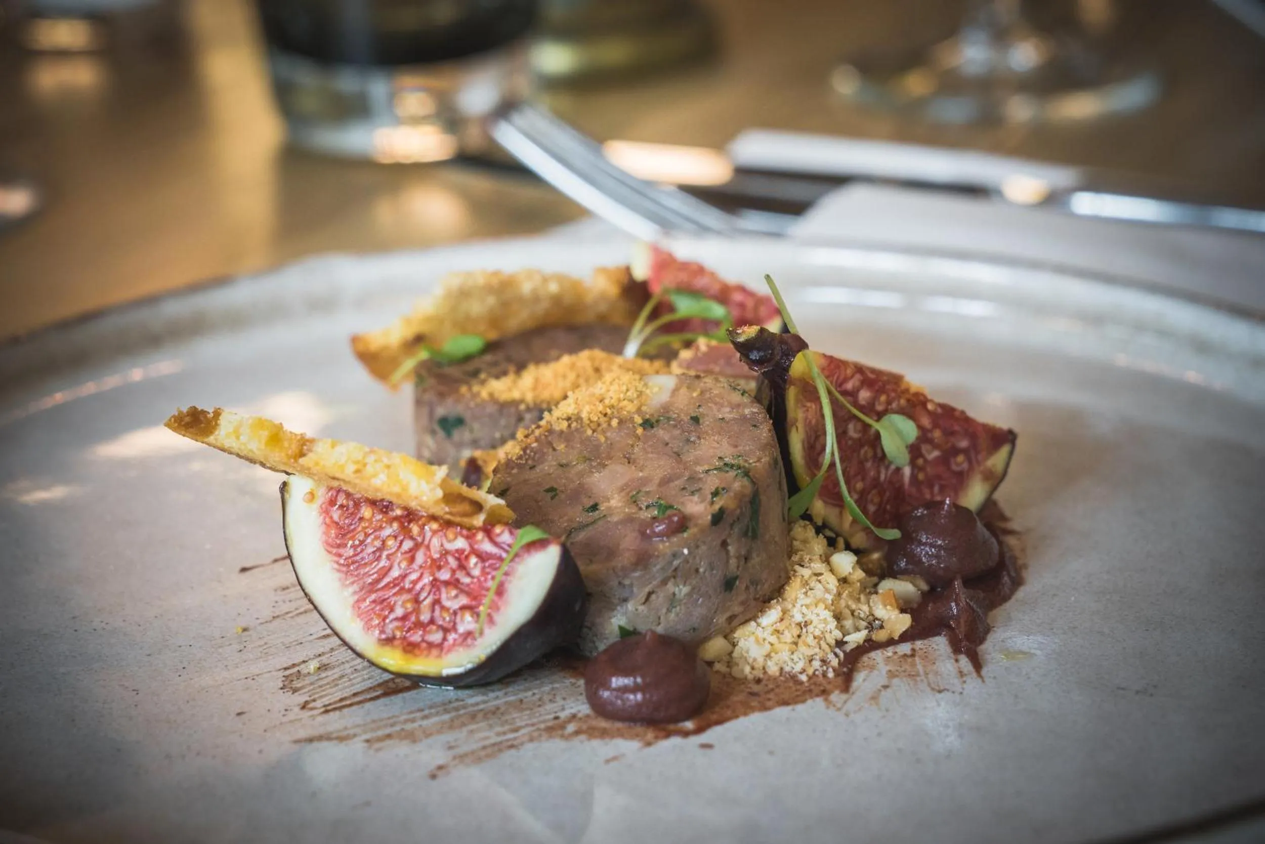 Restaurant/places to eat in The Horse and Groom Inn