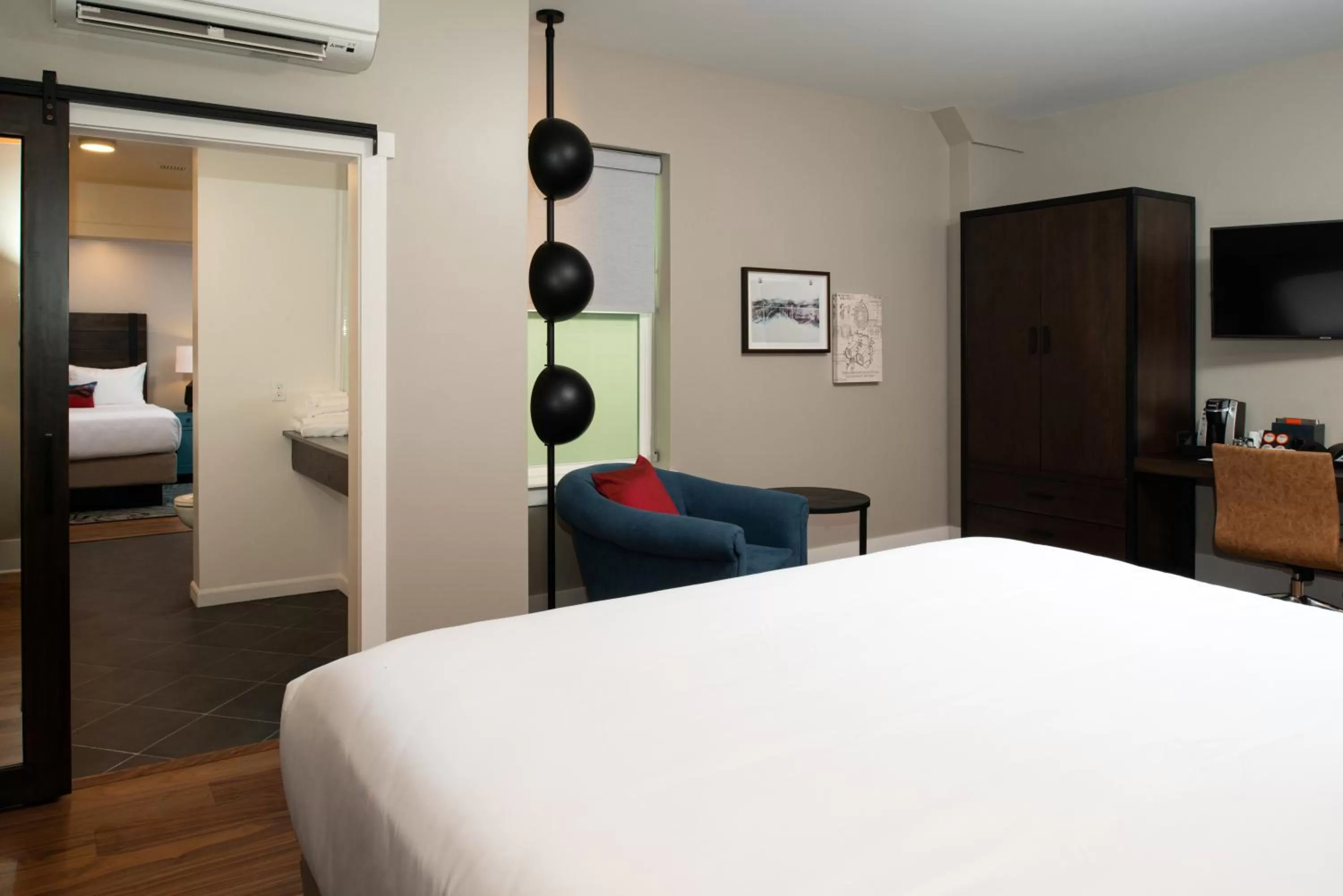 Photo of the whole room, Bed in Hotel Indigo Spokane Downtown by IHG