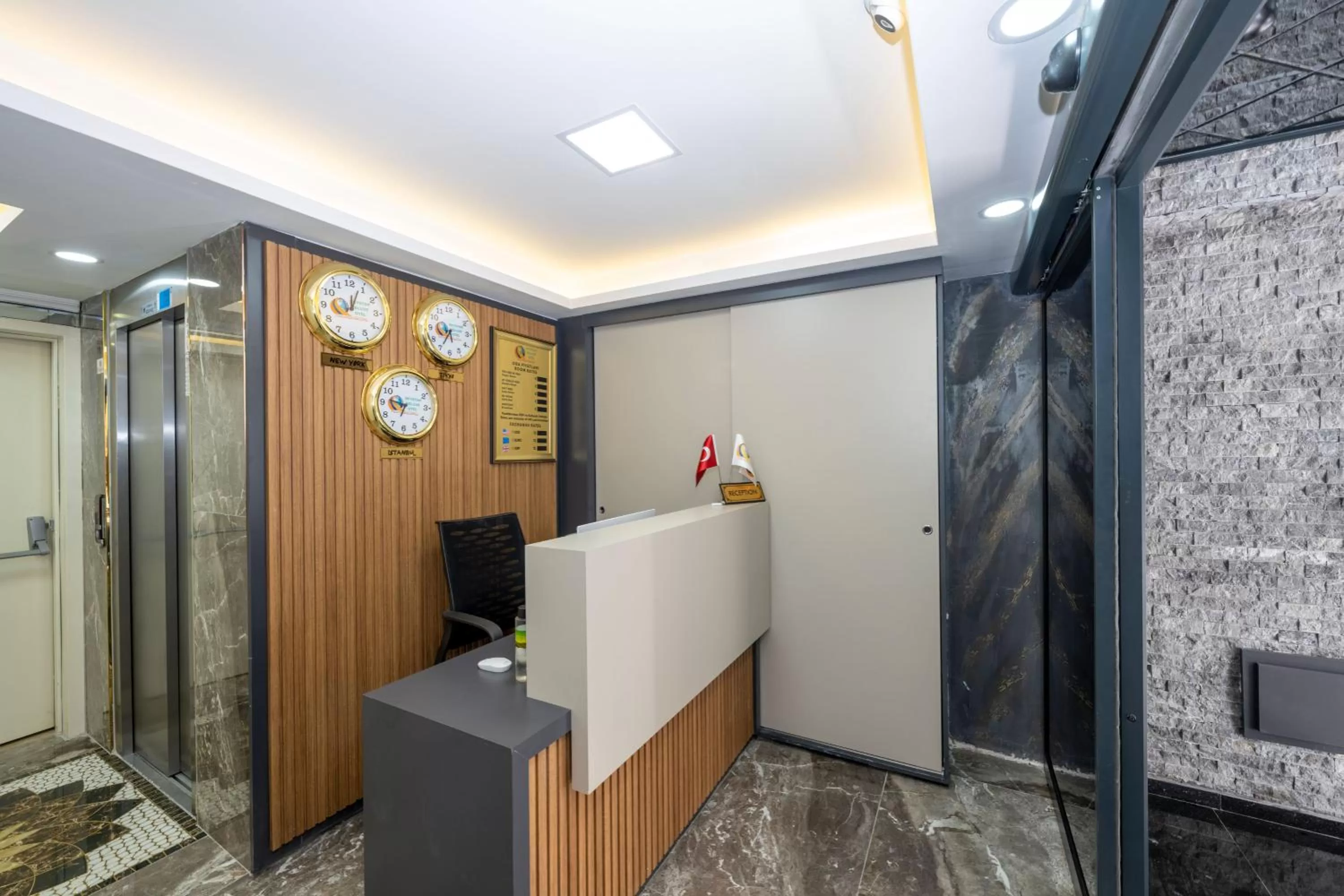 Lobby or reception in SKYSTAR DELUXE HOTEL