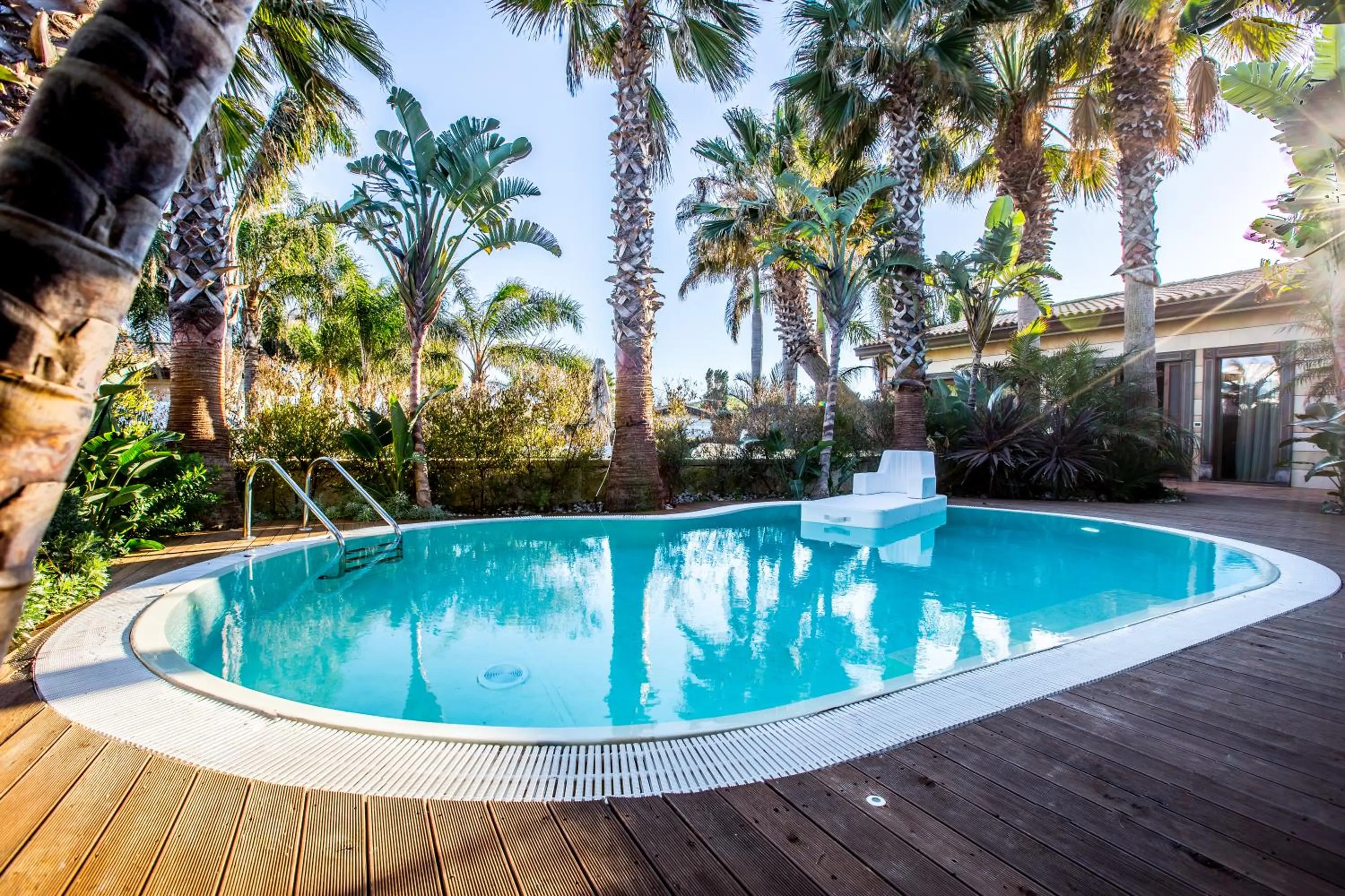 Junior Suite with Private Pool and Garden View in Minareto