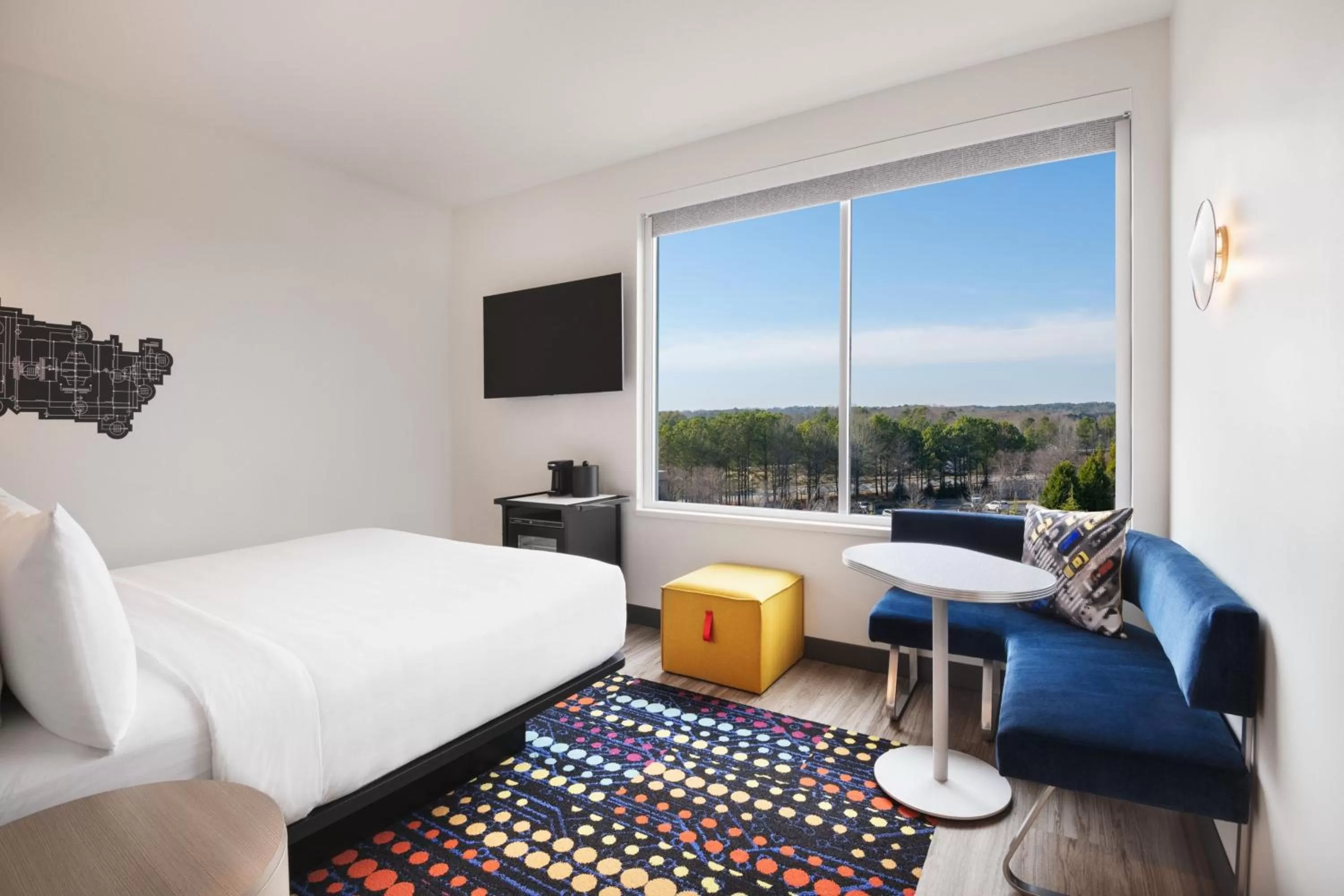 Photo of the whole room, Bed in Aloft Lawrenceville Sugarloaf