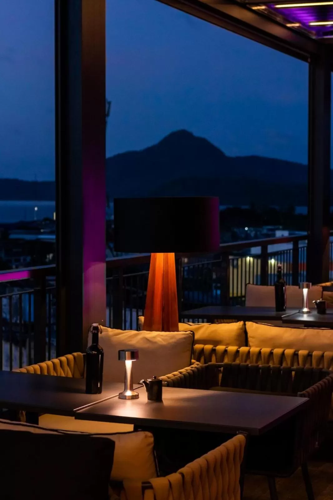 Restaurant/places to eat in Hotel XYZ