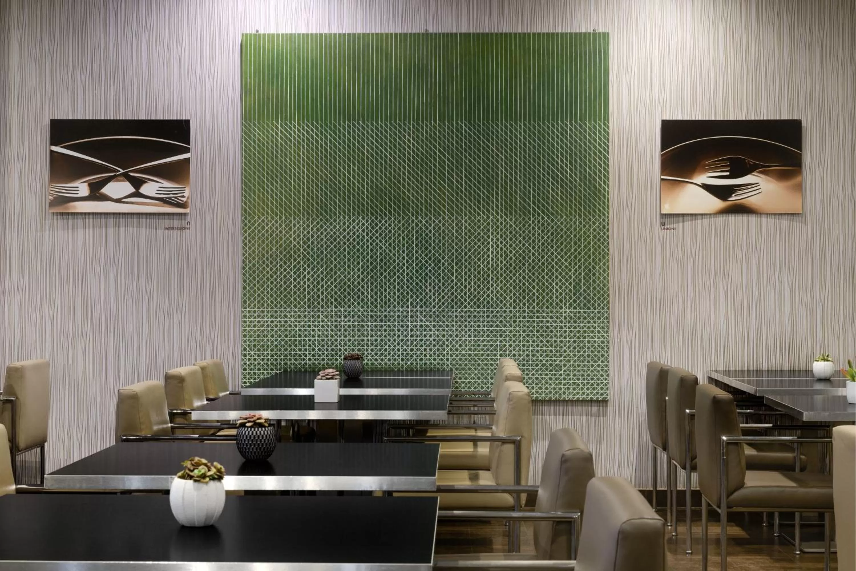 Lounge or bar in AC Hotel Brescia by Marriott