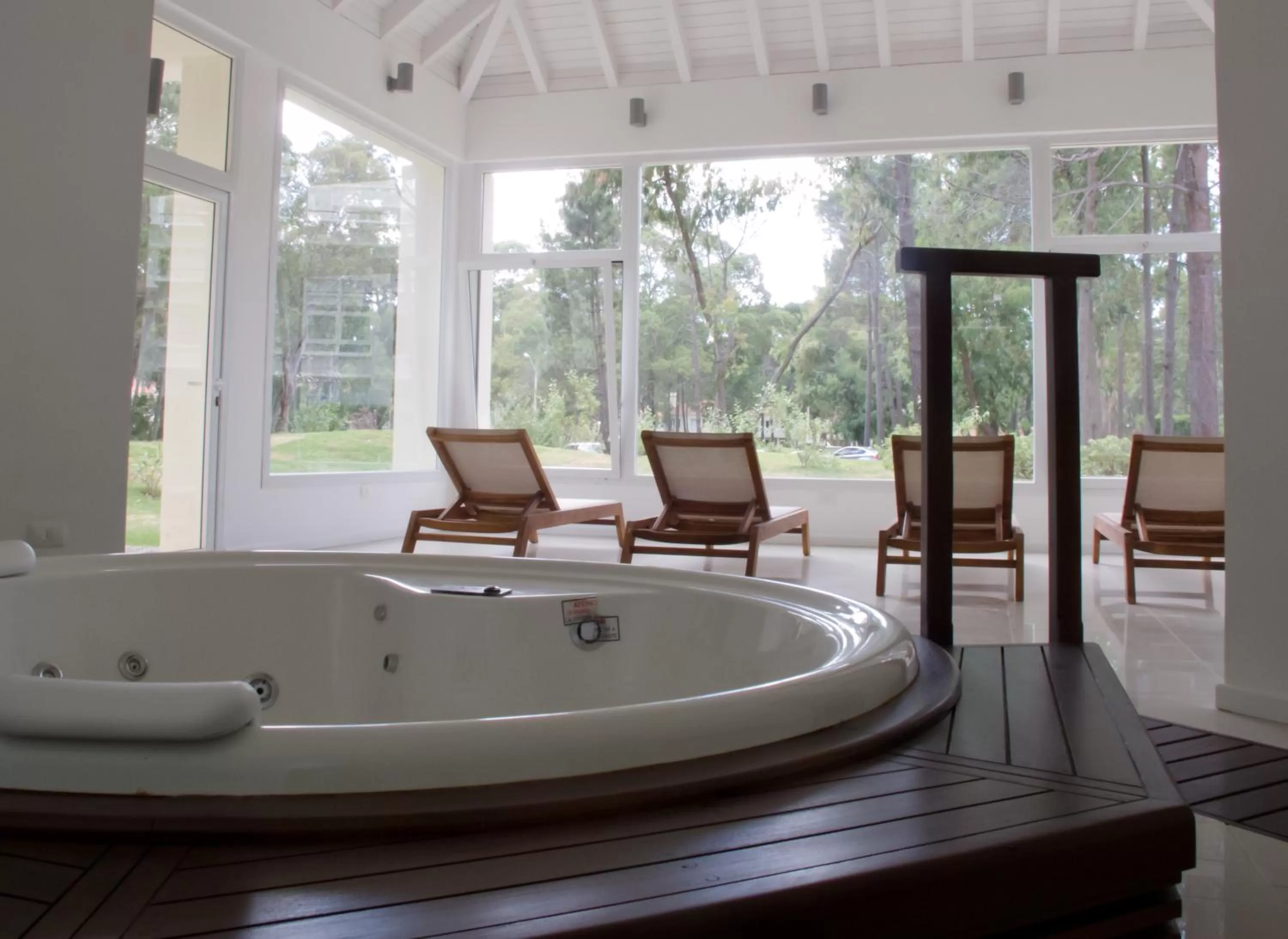 Hot Tub, Bathroom in Solanas Green Park Spa & Resort