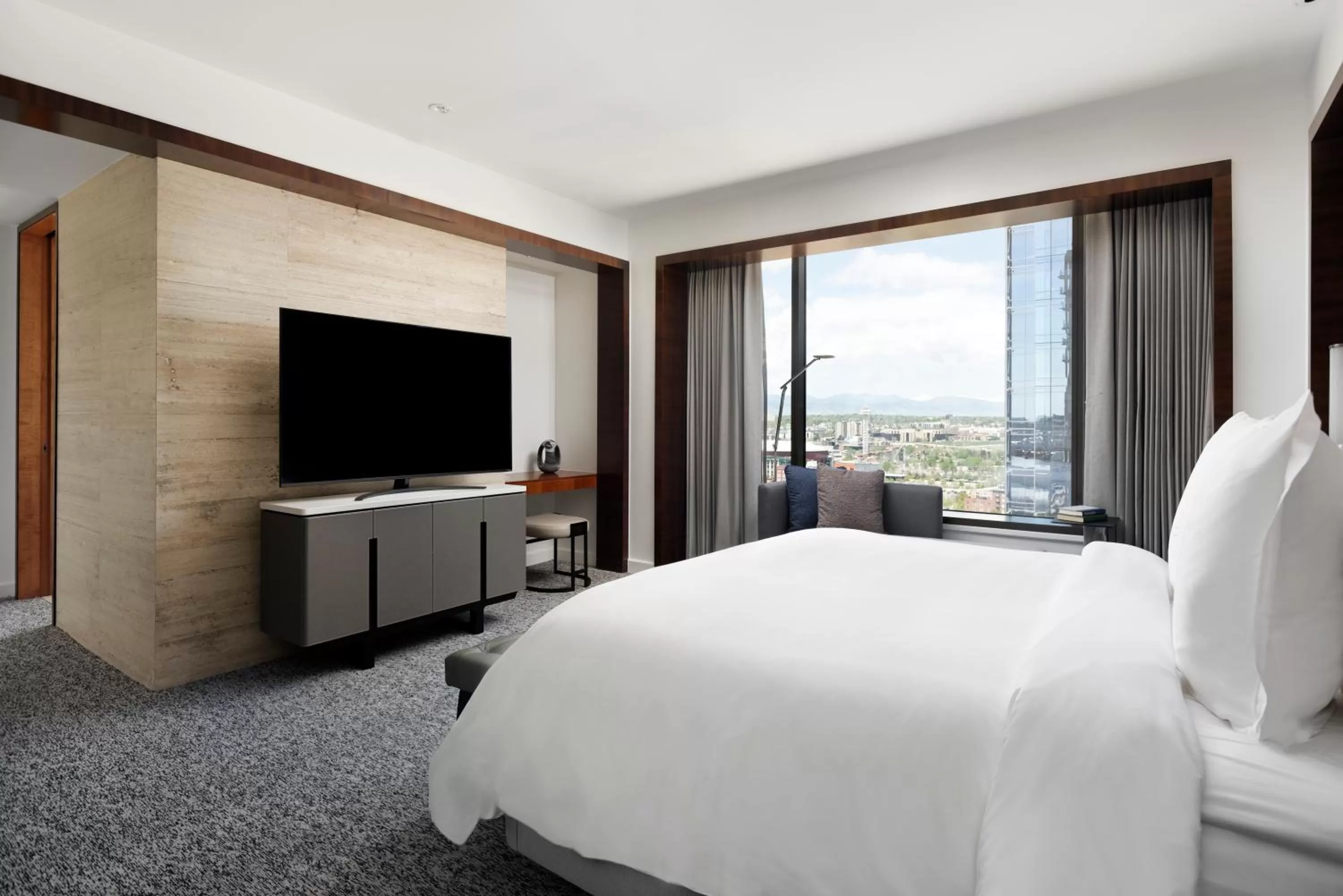 View (from property/room), Bed in Four Seasons Hotel Denver