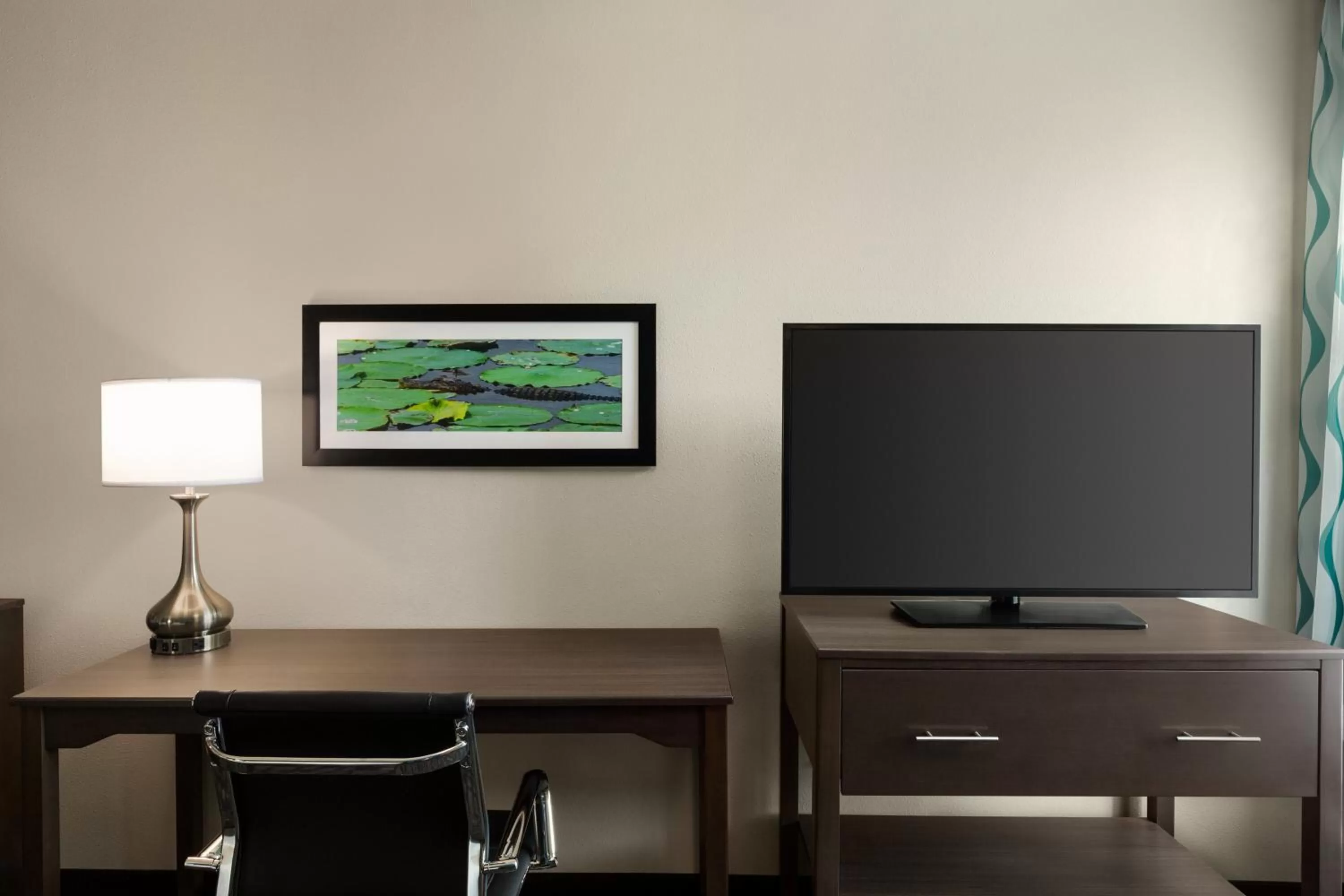 TV and multimedia in La Quinta by Wyndham Gainesville