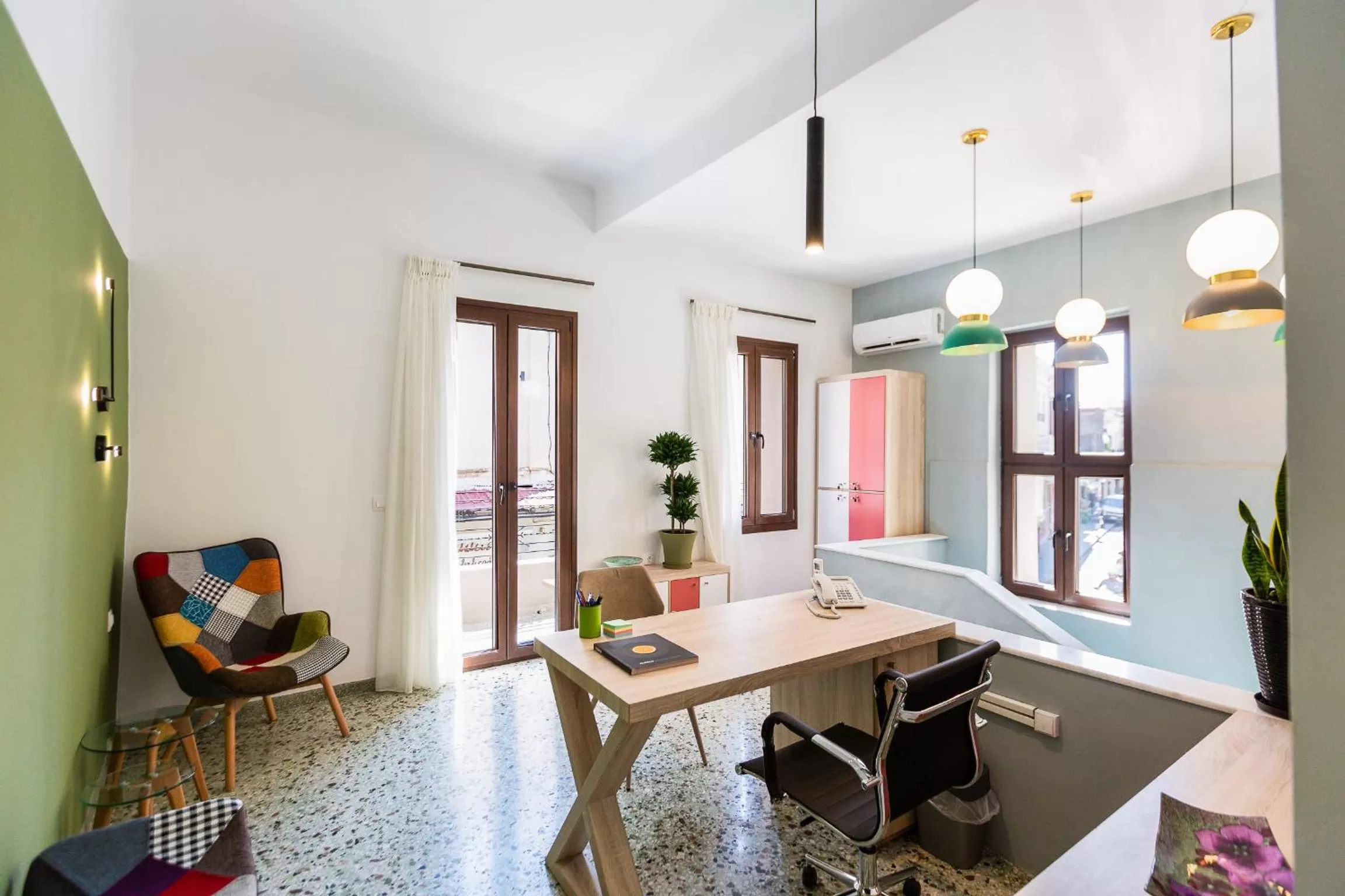 Day in Ark 68 City Rooms