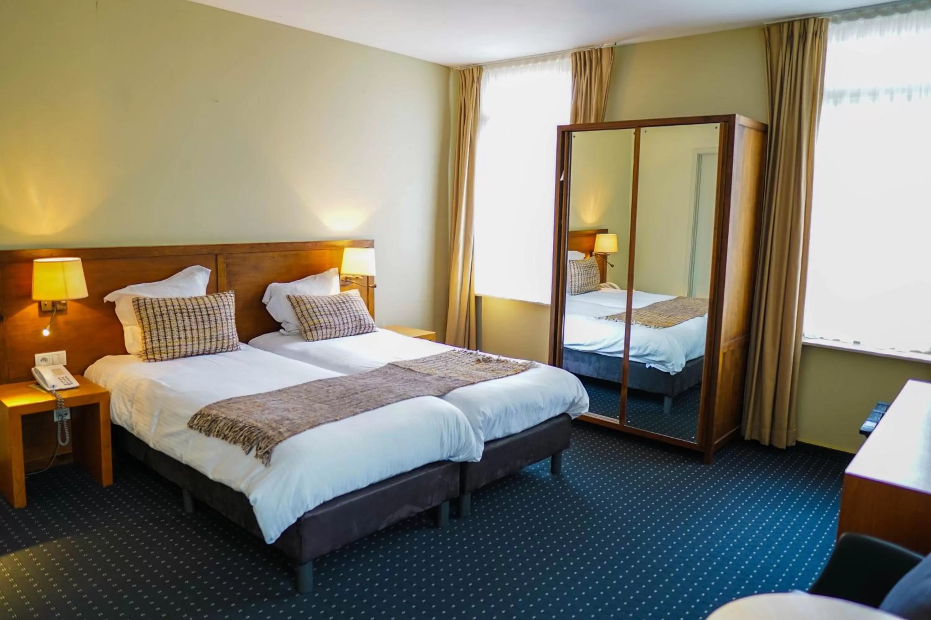 Bedroom, Bed in Hotel de Flandre Ghent