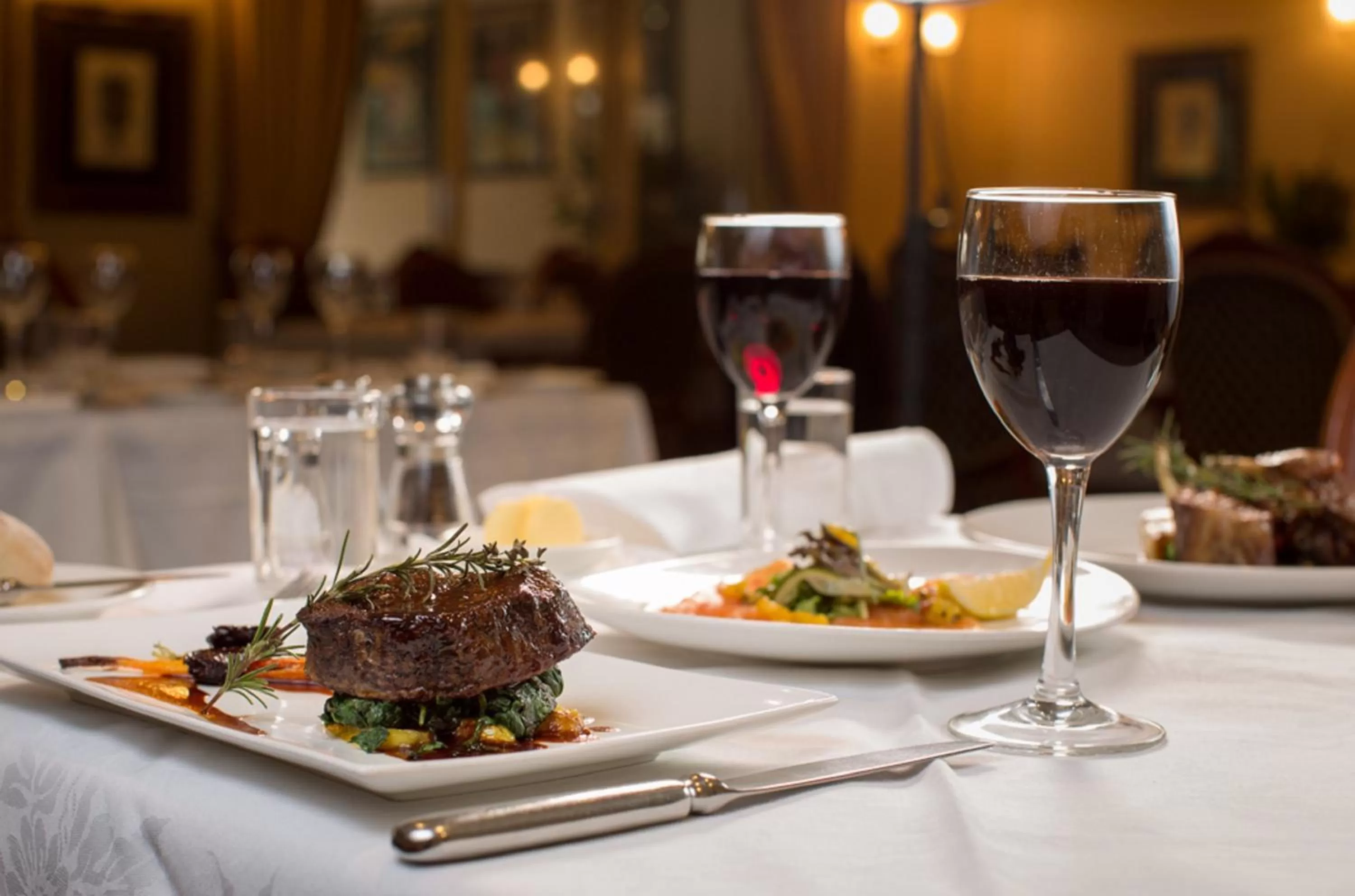 Restaurant/places to eat in Canterbury International Hotel