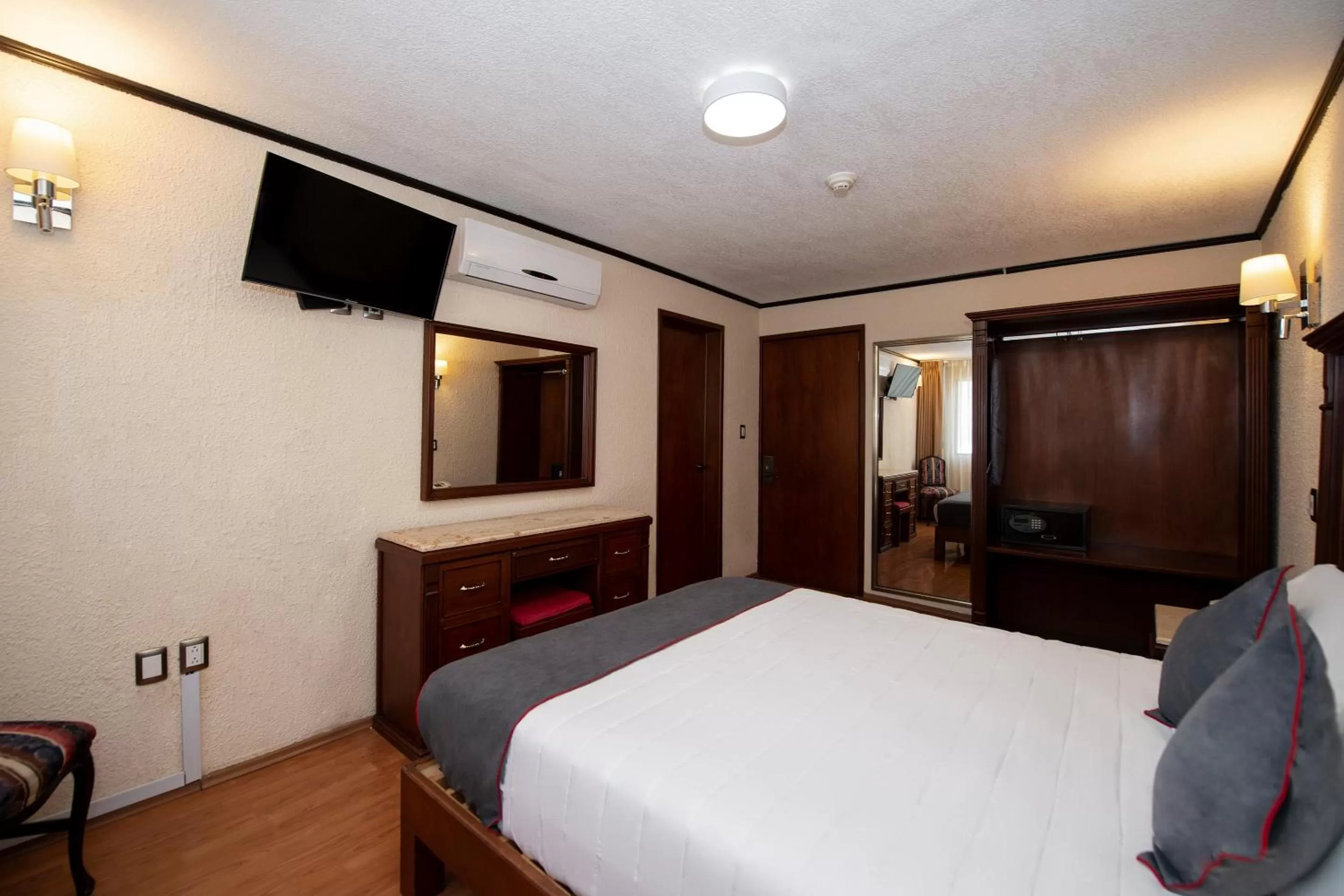 Bedroom, Bed in Hotel Senorial