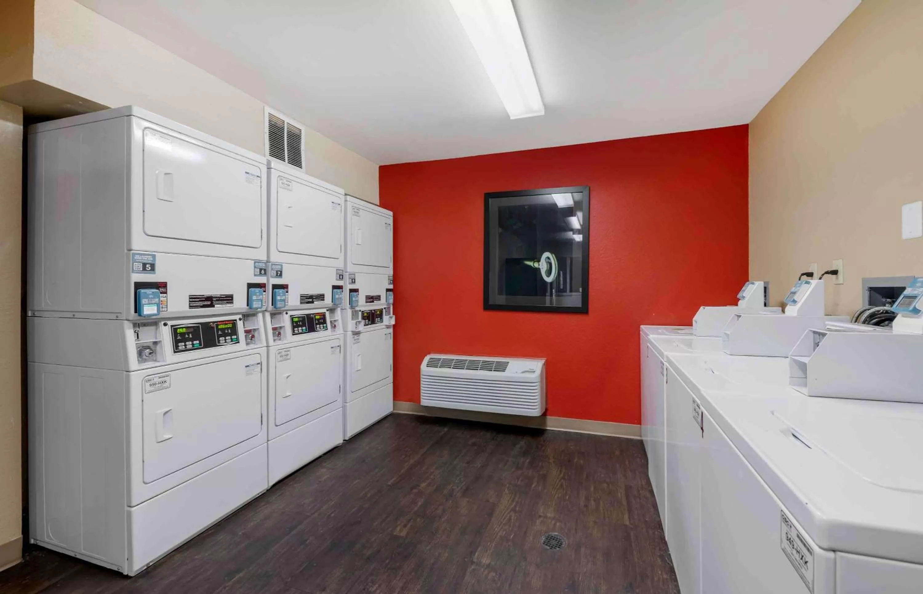 Property building in Extended Stay America Select Suites - Orlando - Conven Ctr - Sports Complex