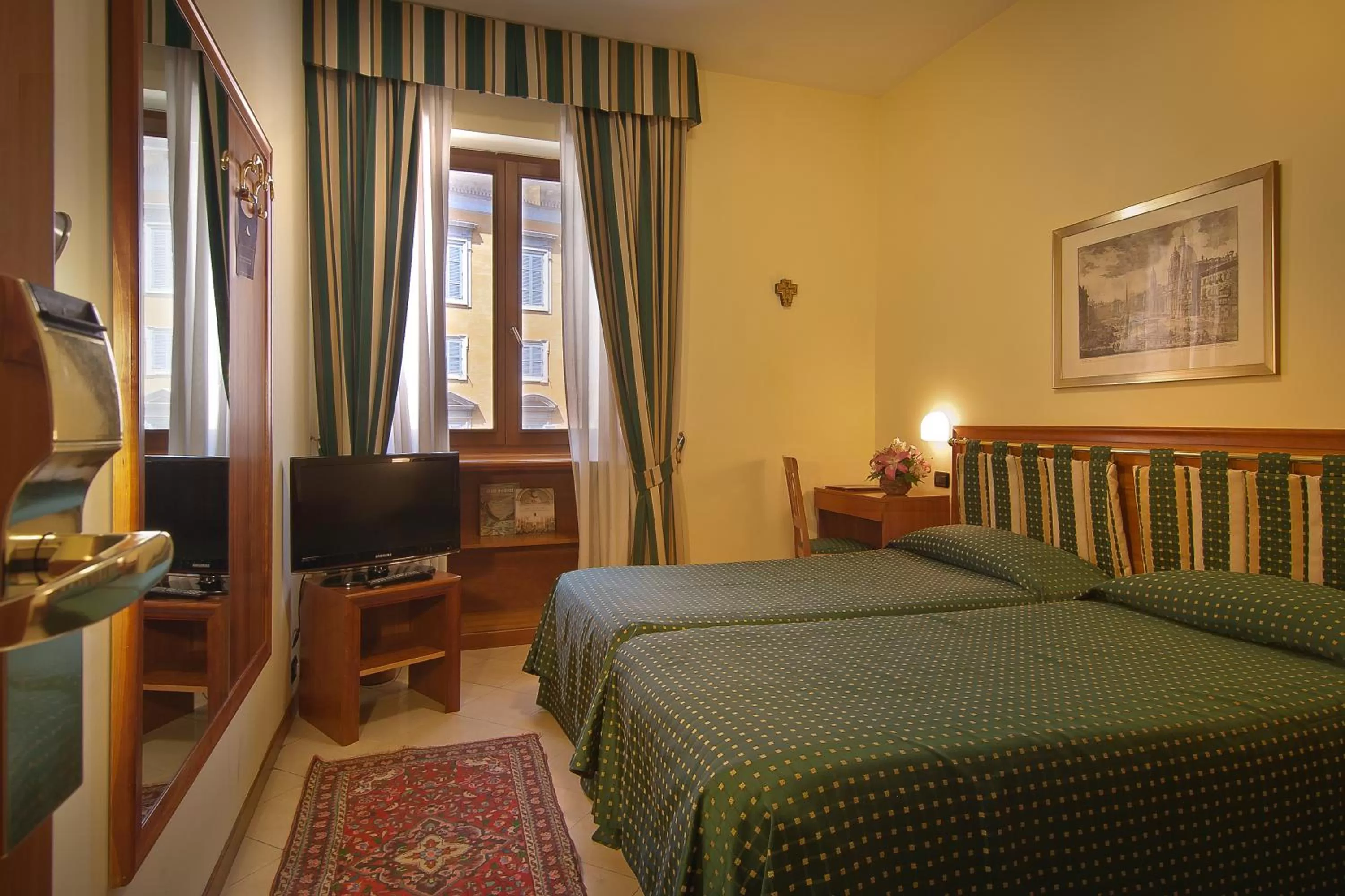 Photo of the whole room, Bed in Residenza Paolo VI