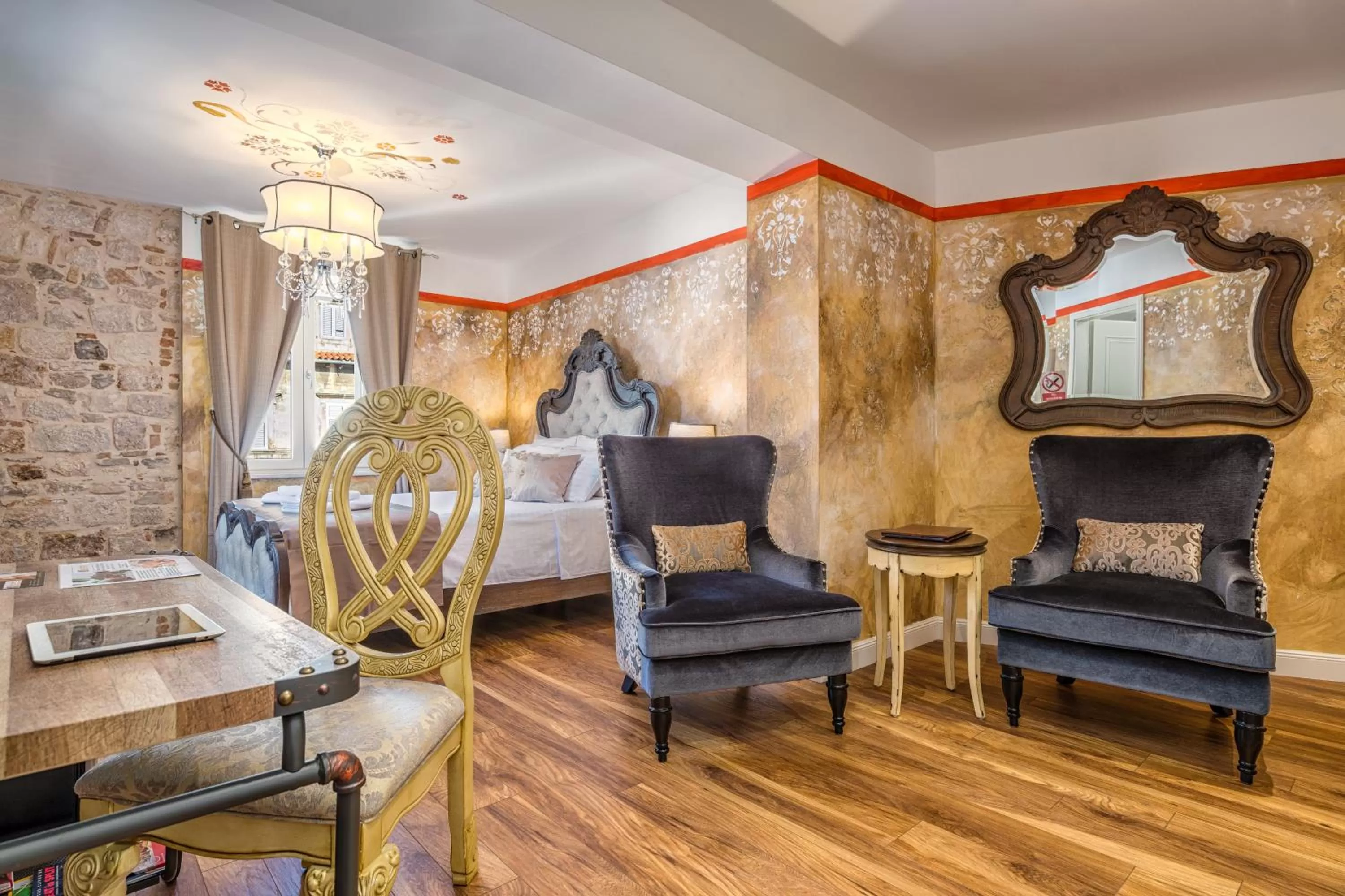 Bed in Plaza Marchi Old Town - MAG Quaint & Elegant Boutique Hotels