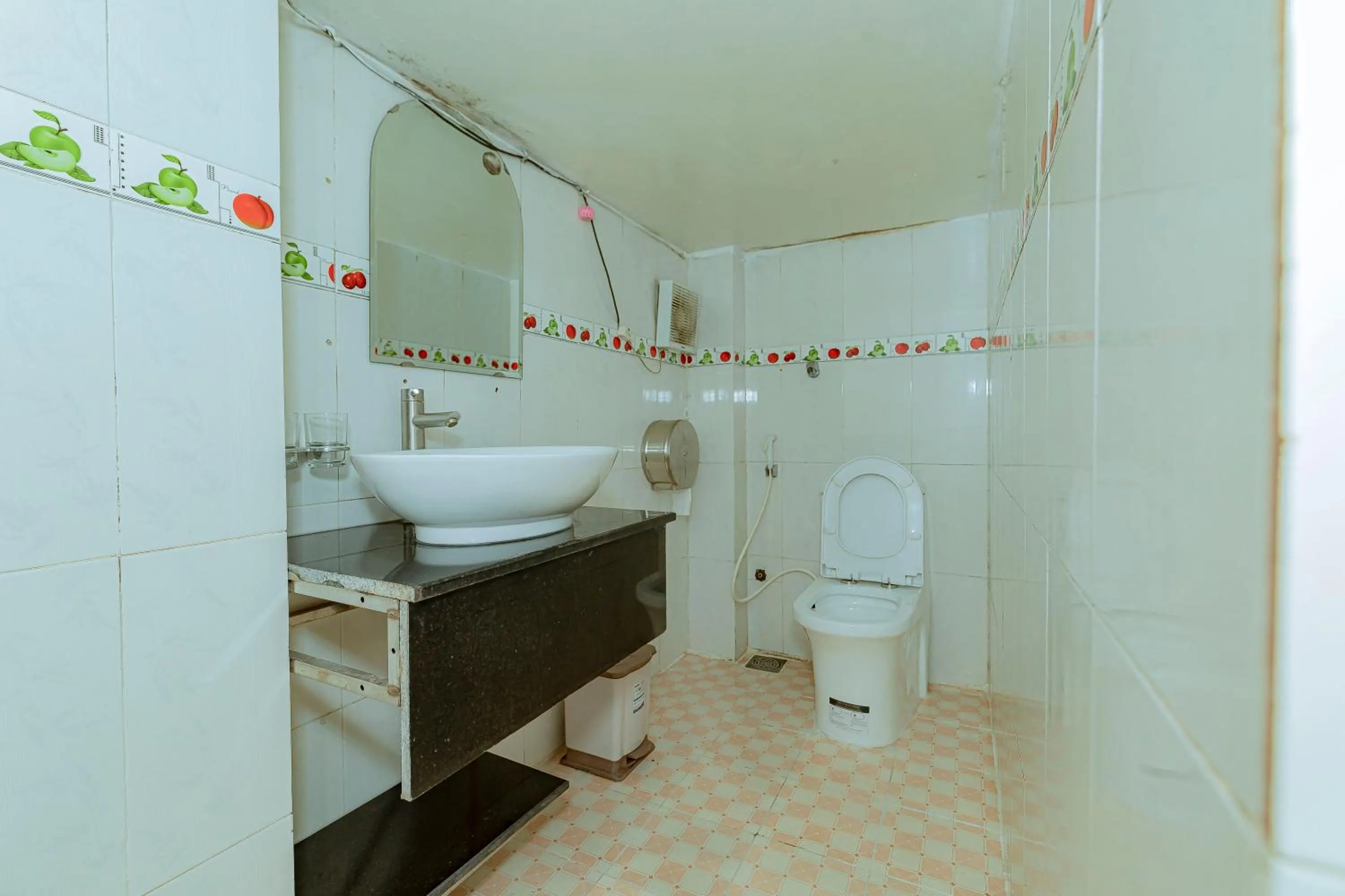 Ken's Backpackers Hotel