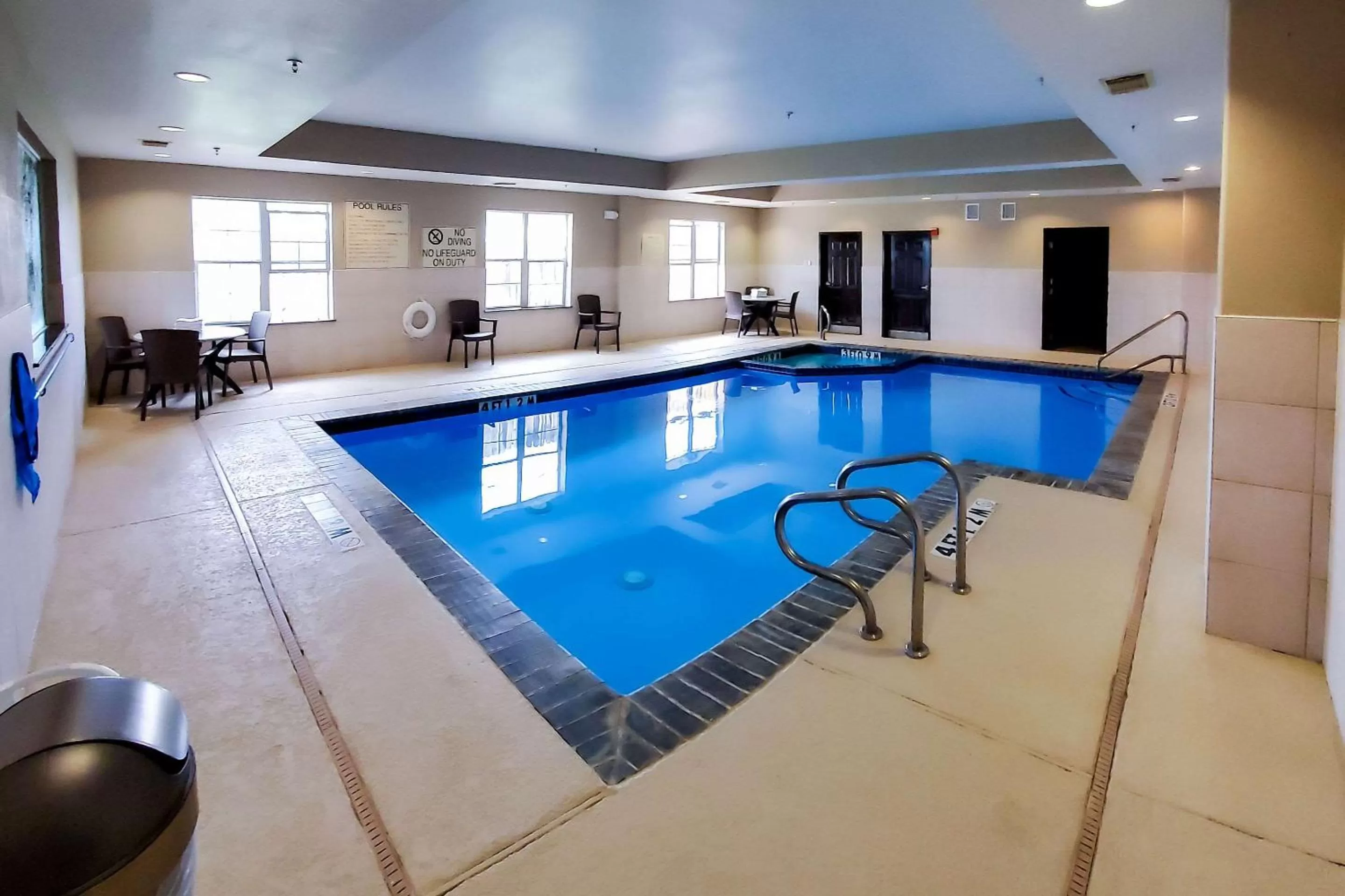 Pool view in Comfort Suites Tomball Medical Center