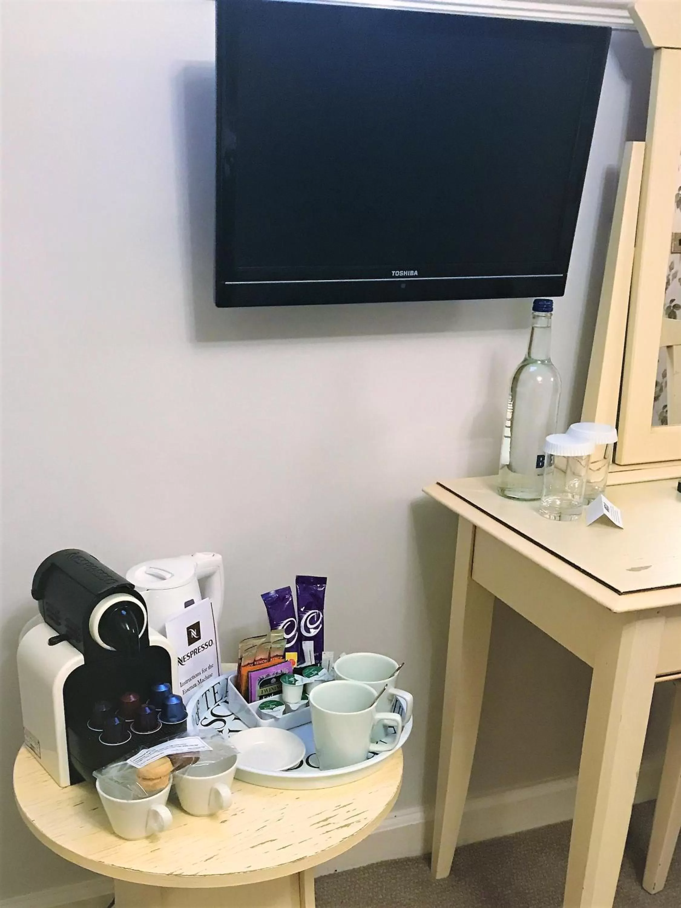 Coffee/tea facilities in Three Ways House Hotel