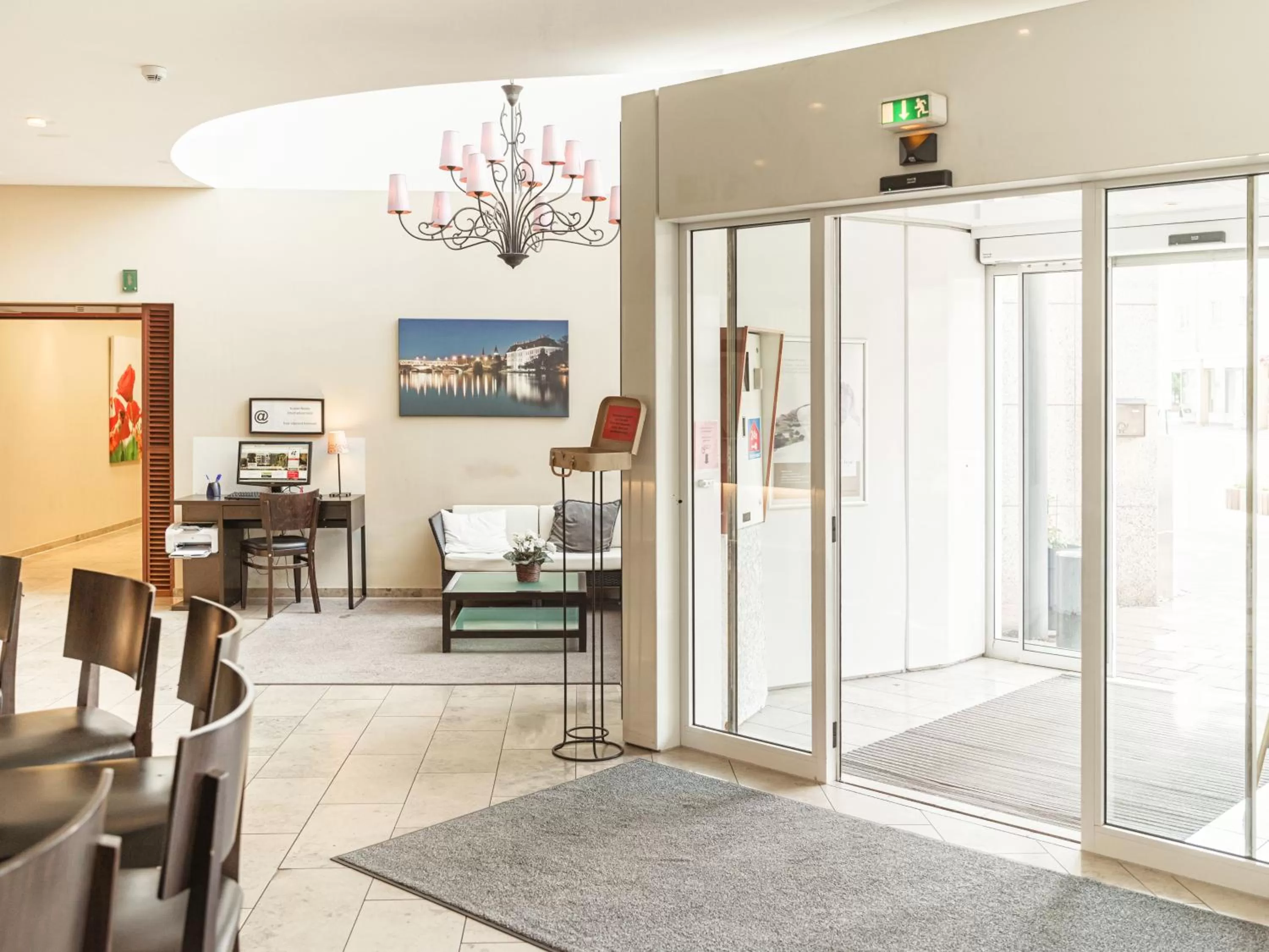 Lobby or reception in Hotel am Schloß Köpenick by Golden Tulip