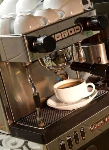 Coffee/tea facilities in Buchholz Downtown Hotel