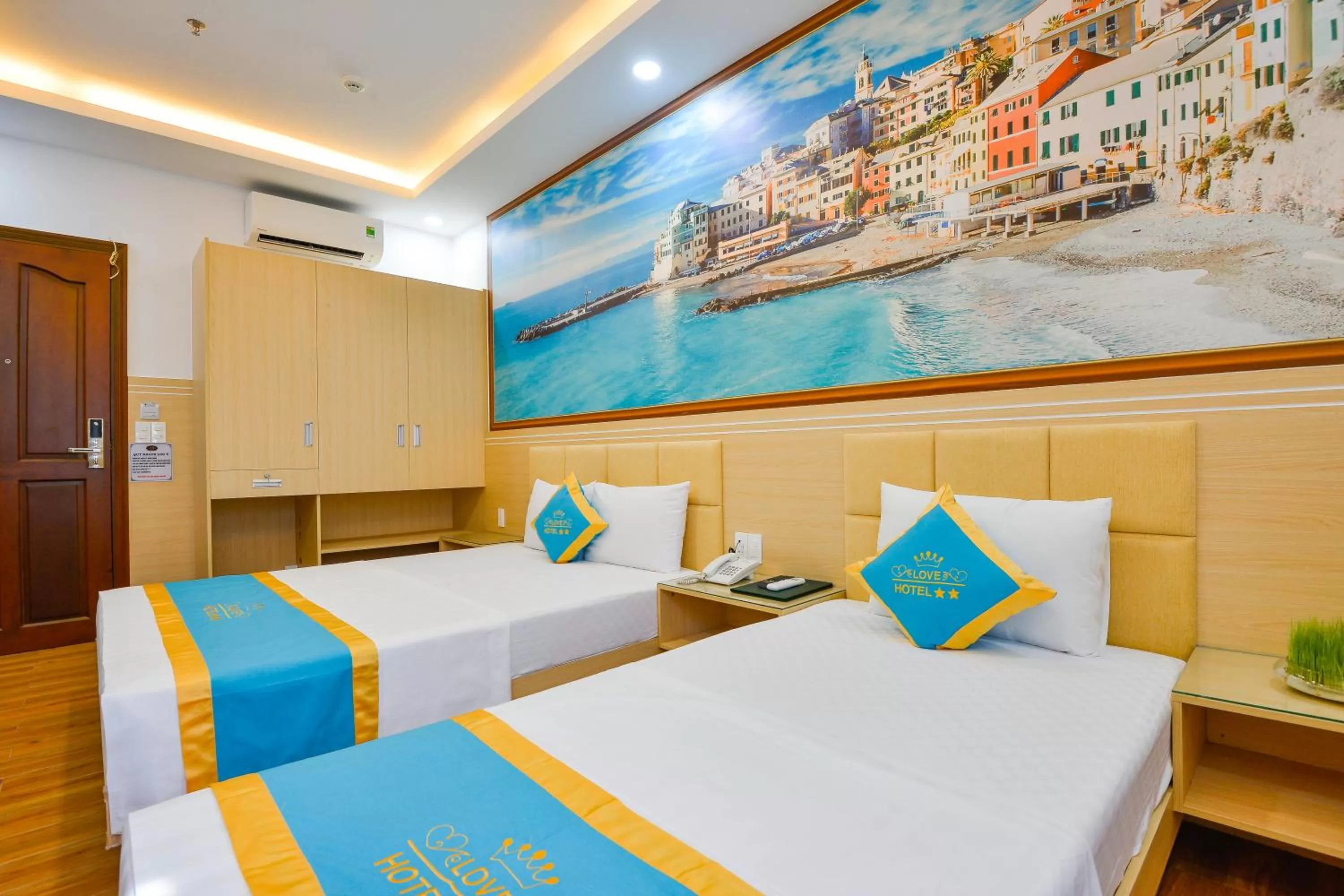 Bedroom, Bed in Love Hotel Airport