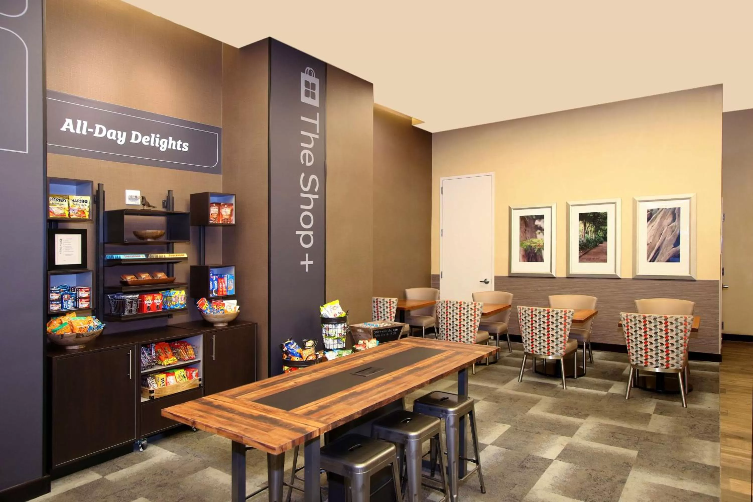 Restaurant/places to eat in Hilton Garden Inn West 35th Street