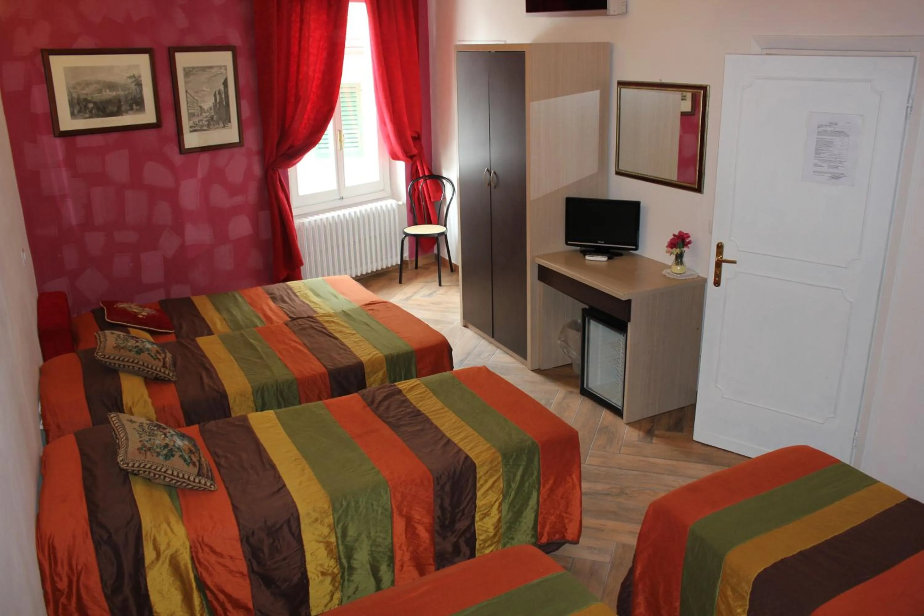 TV and multimedia, Bed in Hotel San Lorenzo